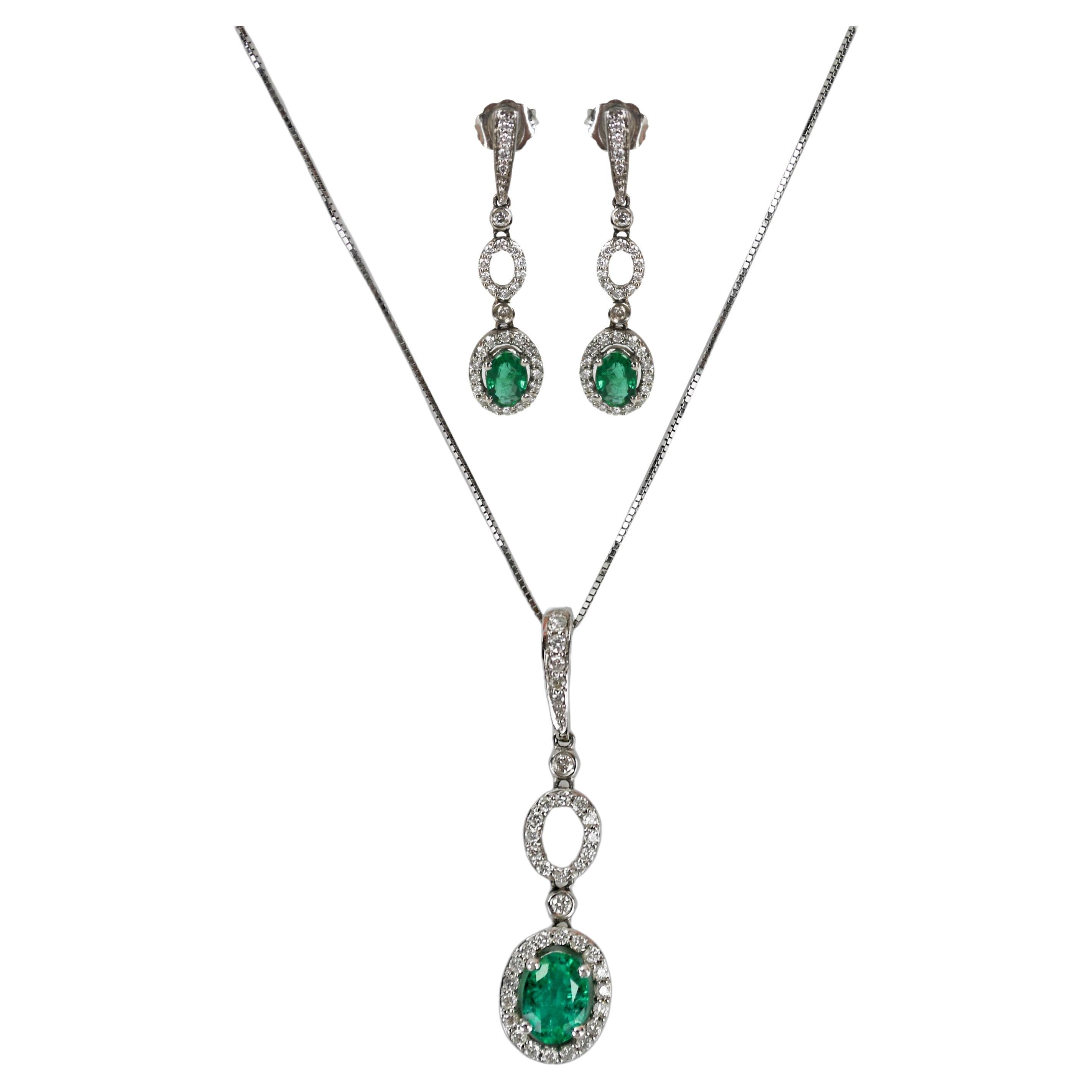 Set di gioielli con smeraldo e diamante in oro bianco 14K