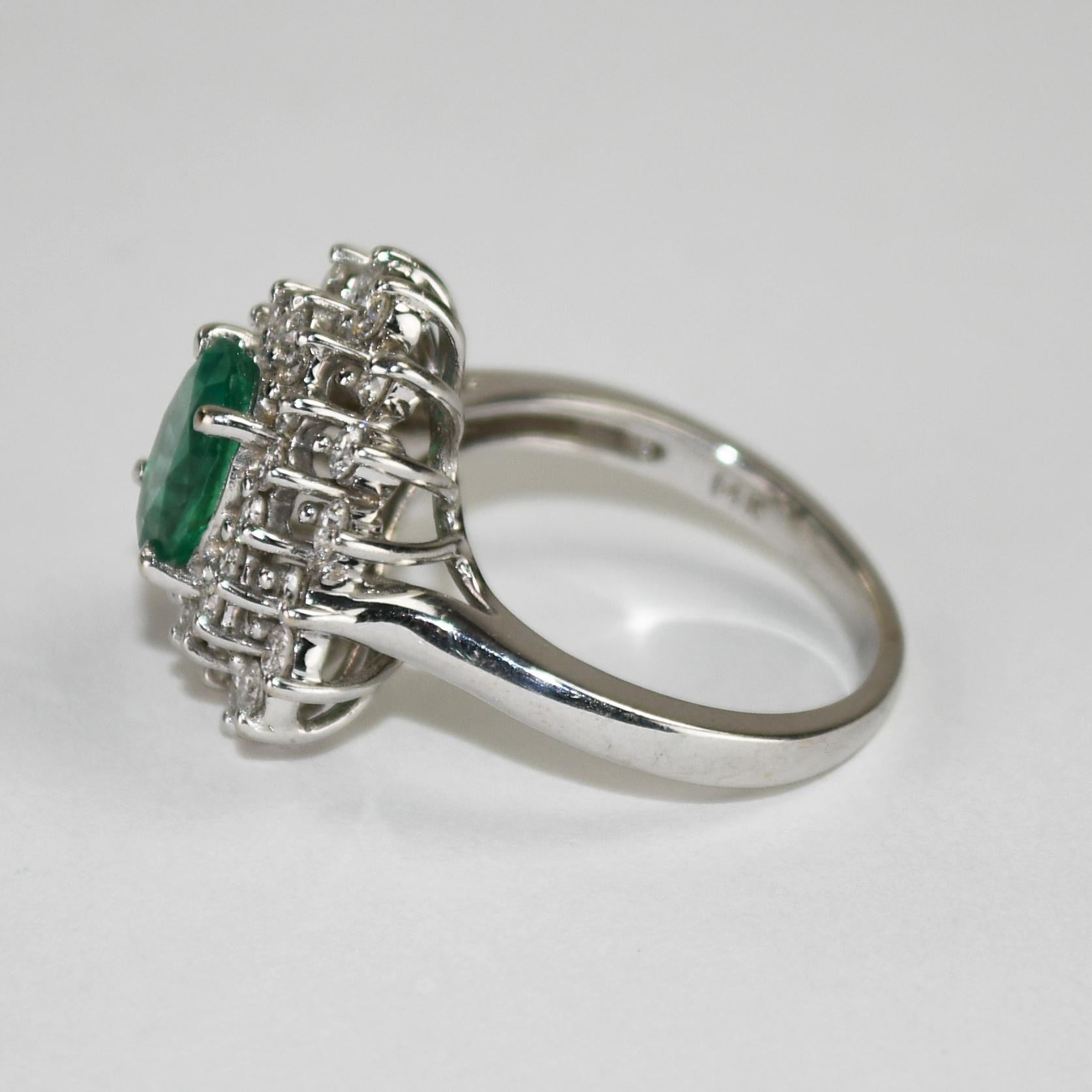 14K Weißgold Smaragd & Diamant Ring 6g im Zustand „Hervorragend“ im Angebot in Laguna Beach, CA