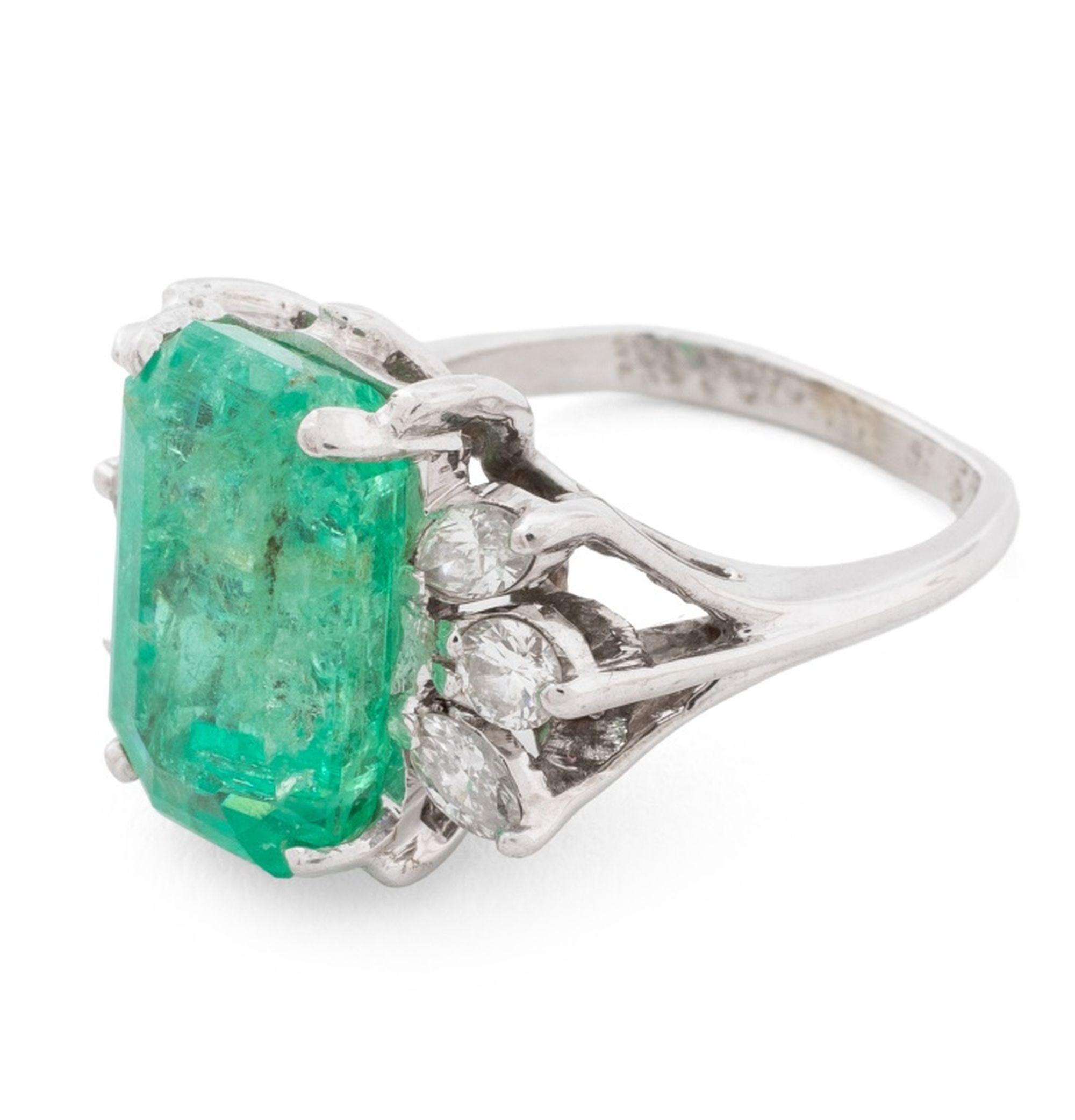 14K White Gold Emerald Diamond Ring (Smaragdschliff) im Angebot