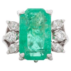 14K White Gold 5.64 Carats Emerald Beryl & Diamond Cocktail Ring