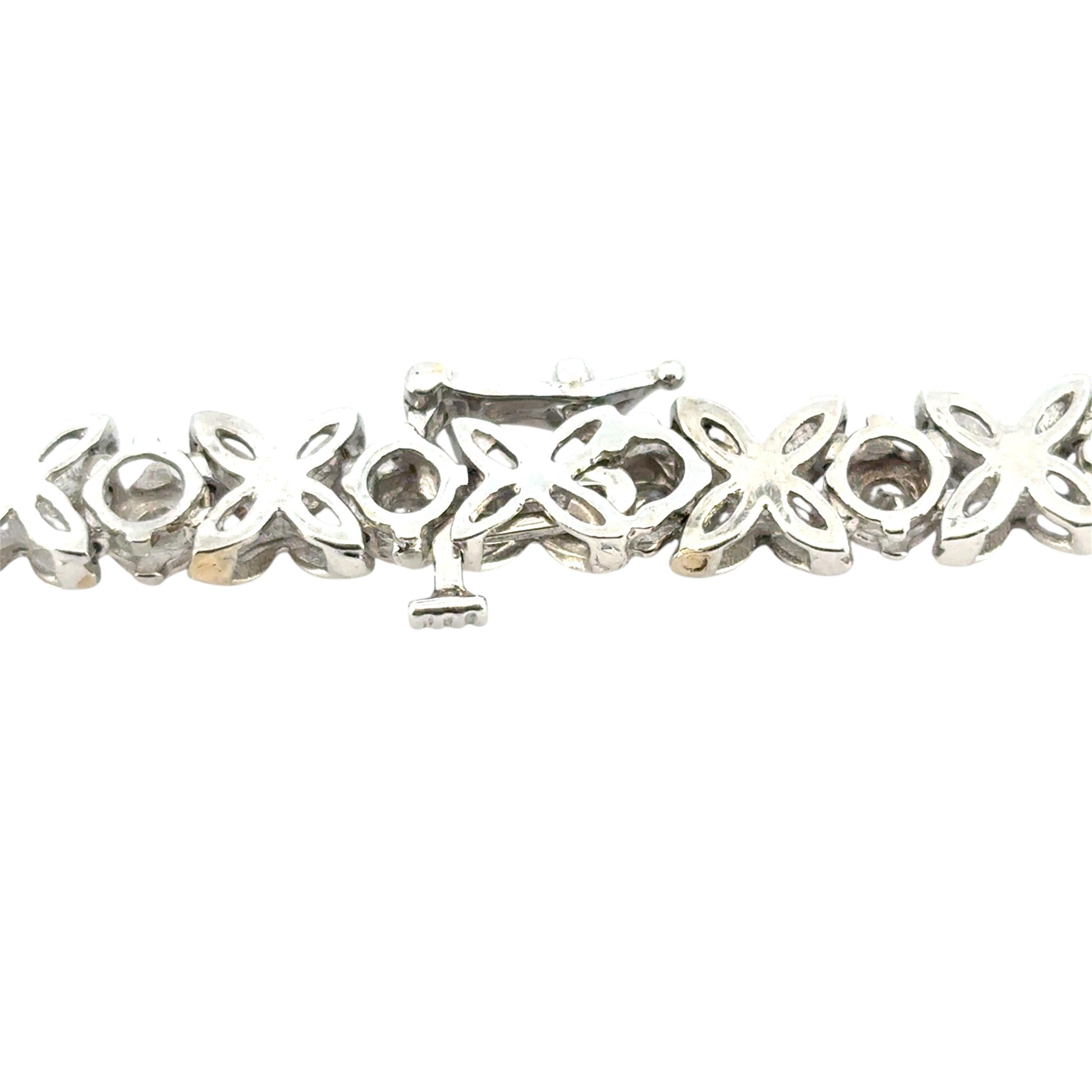 14k White Gold Emerald Necklace With Diamonds For Sale 5