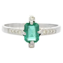 14K White Gold Emerald Ring with Diamonds 