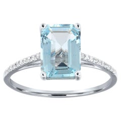 14K White Gold Emerald Shaped Aquamarine Diamond Ring