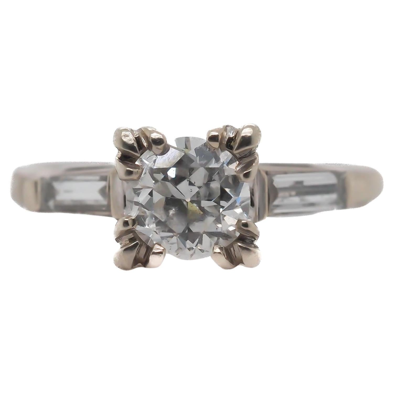 Bague de fiançailles en or blanc 14K avec diamant taille européenne ancienne de .83ct et baguettes