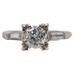 Bague de fiançailles en or blanc 14K avec diamant taille européenne ancienne de .83ct et baguettes
