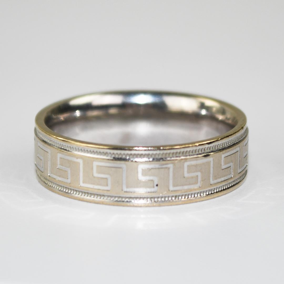 Fede nuziale con disegno inciso in oro bianco 14K 8,8g In condizioni ottime in vendita a Laguna Beach, CA