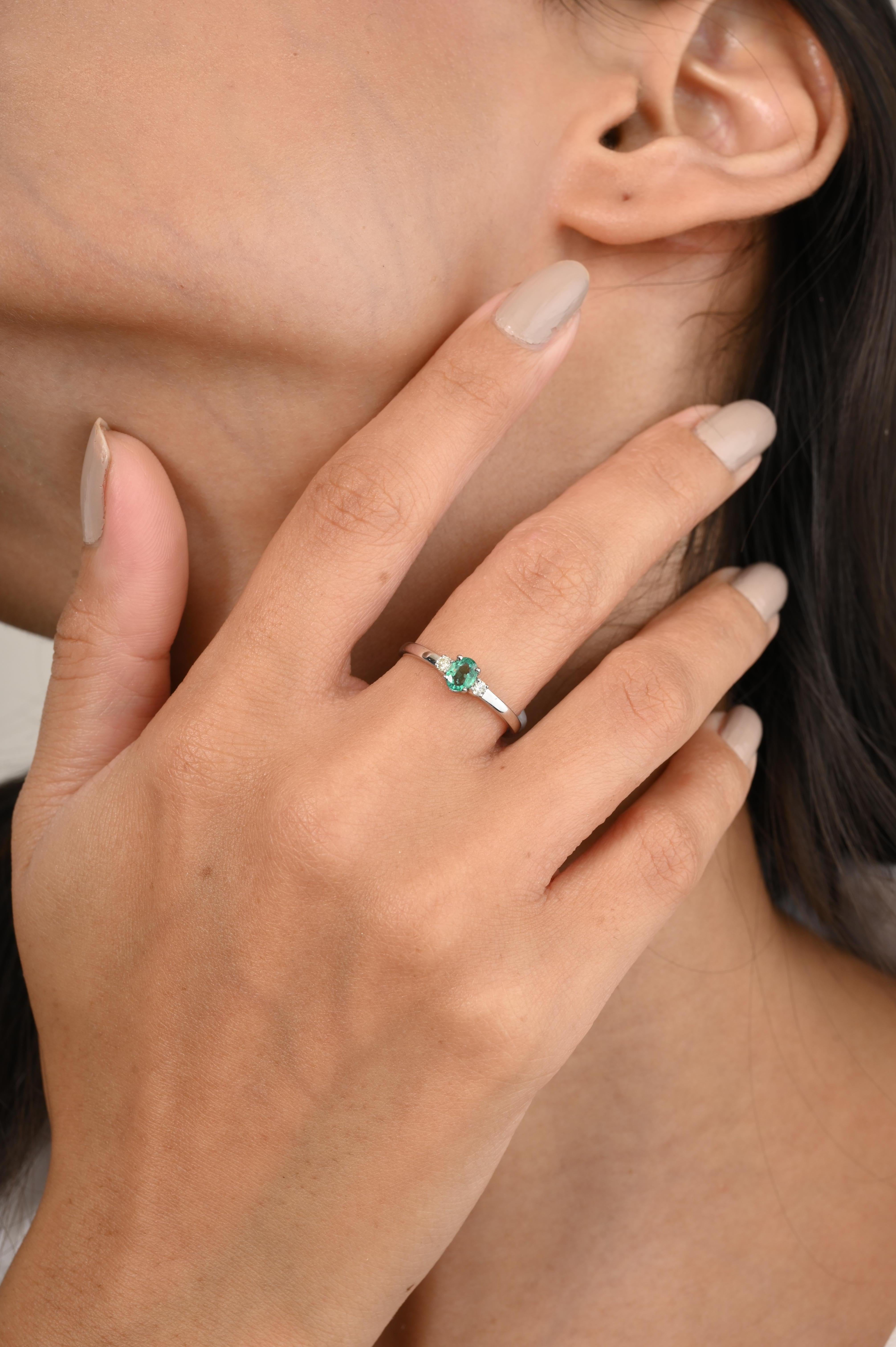 For Sale:  14k White Gold Everyday Dainty Oval Emerald with Diamond Minimal Ring Gift 2