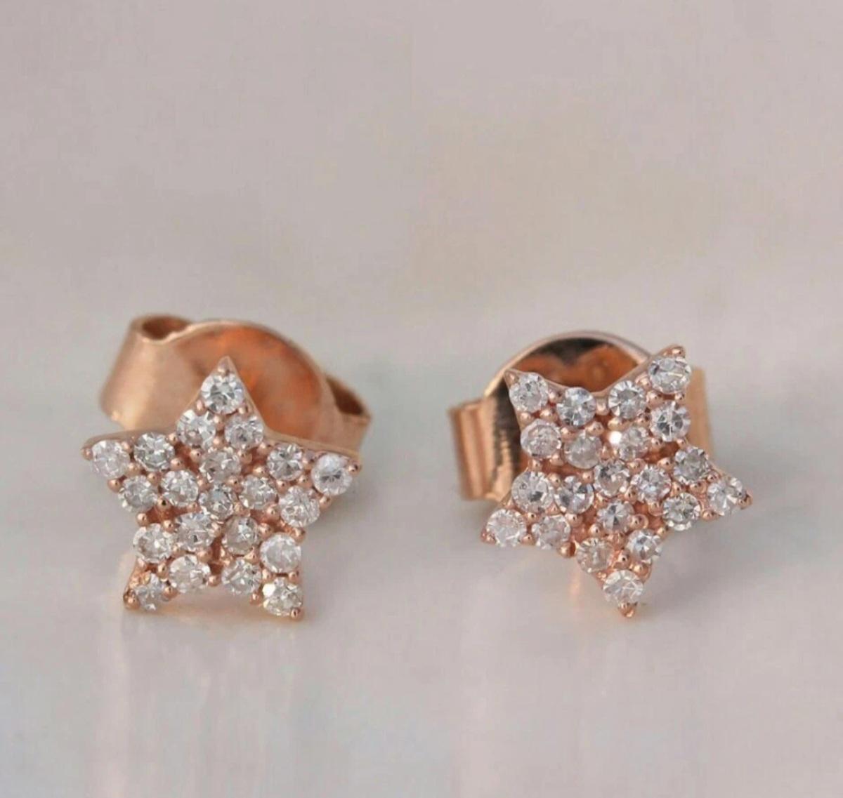 Women's or Men's 14K White Gold Everyday Wear Jewelry Natural Diamond Handmade Star Earring Gift. For Sale
