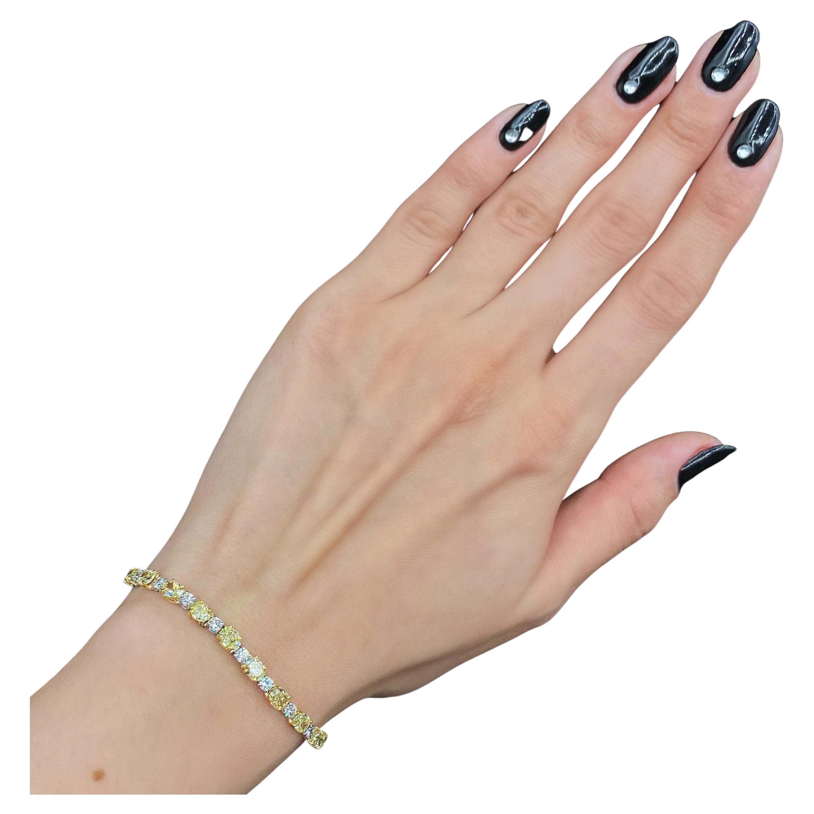 14k White Gold Fashion Diamond Bracelet For Sale at 1stDibs