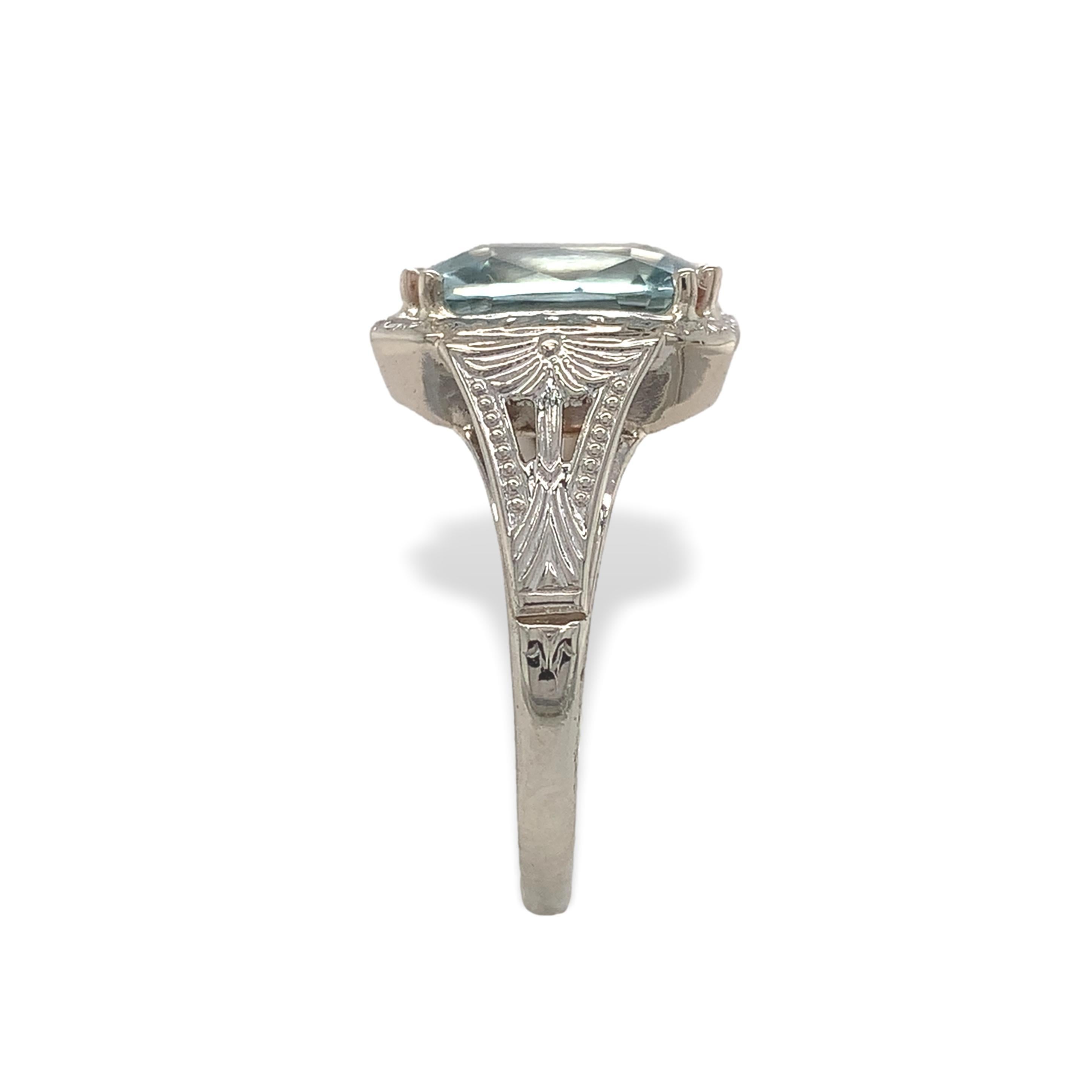 14K White Gold Filigree 3.12 carat Aquamarine Ring size 7.25 In Good Condition For Sale In Big Bend, WI