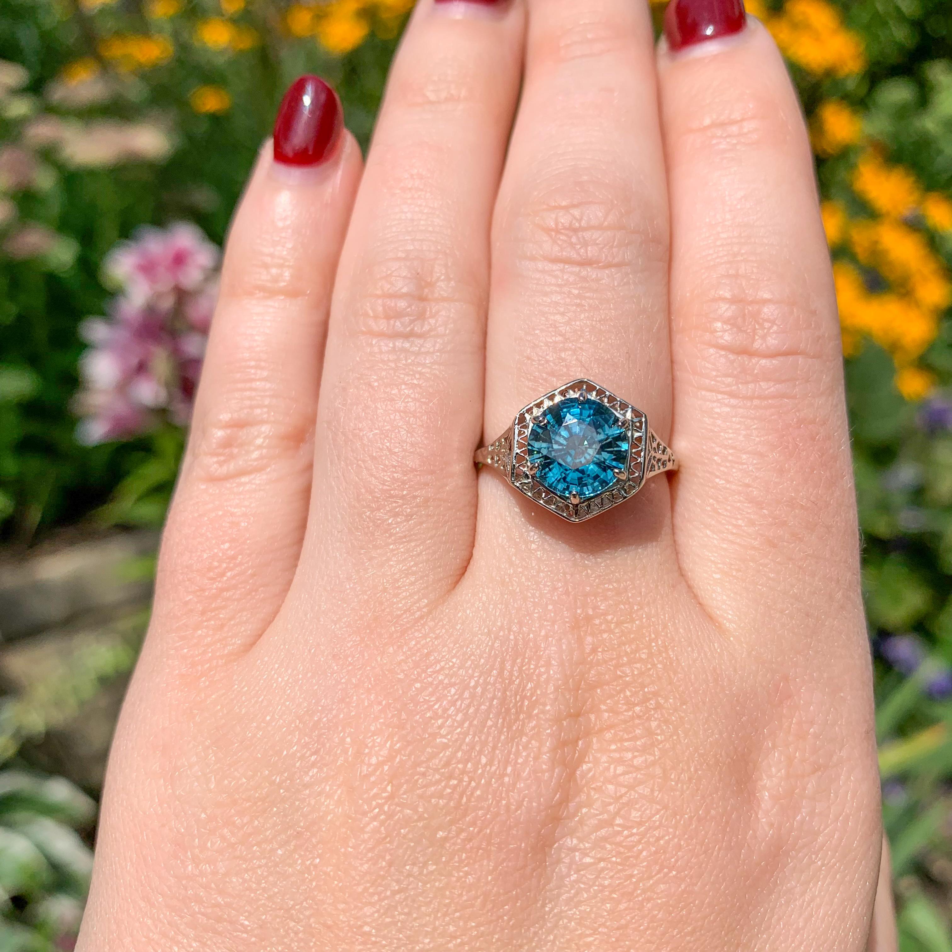 14K White Gold Filigree 3.70 carat Teal Blue Zircon Ring size 8 For Sale 2