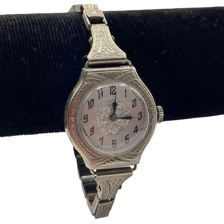 Début du 20ème siècle Montre bracelet en or blanc 14k remplie d'or par Elaine Switzerland en vente