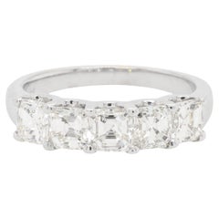 Anillo de cinco piedras de oro blanco de 14 quilates