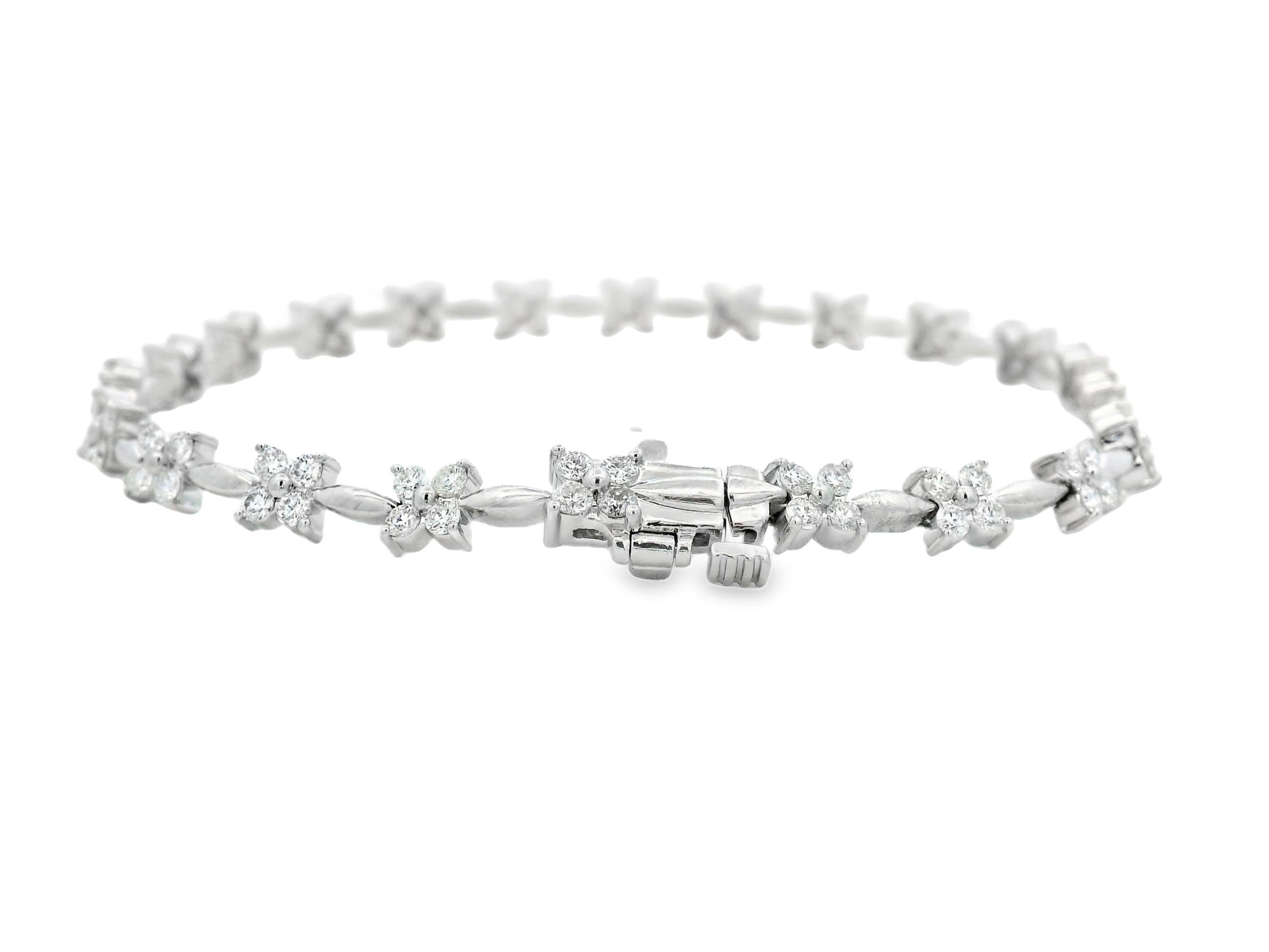 Pulsera Floral de Diamantes de Oro Blanco de 14 K con 2,00 Quilates de 7 Pulgadas Contemporáneo en venta