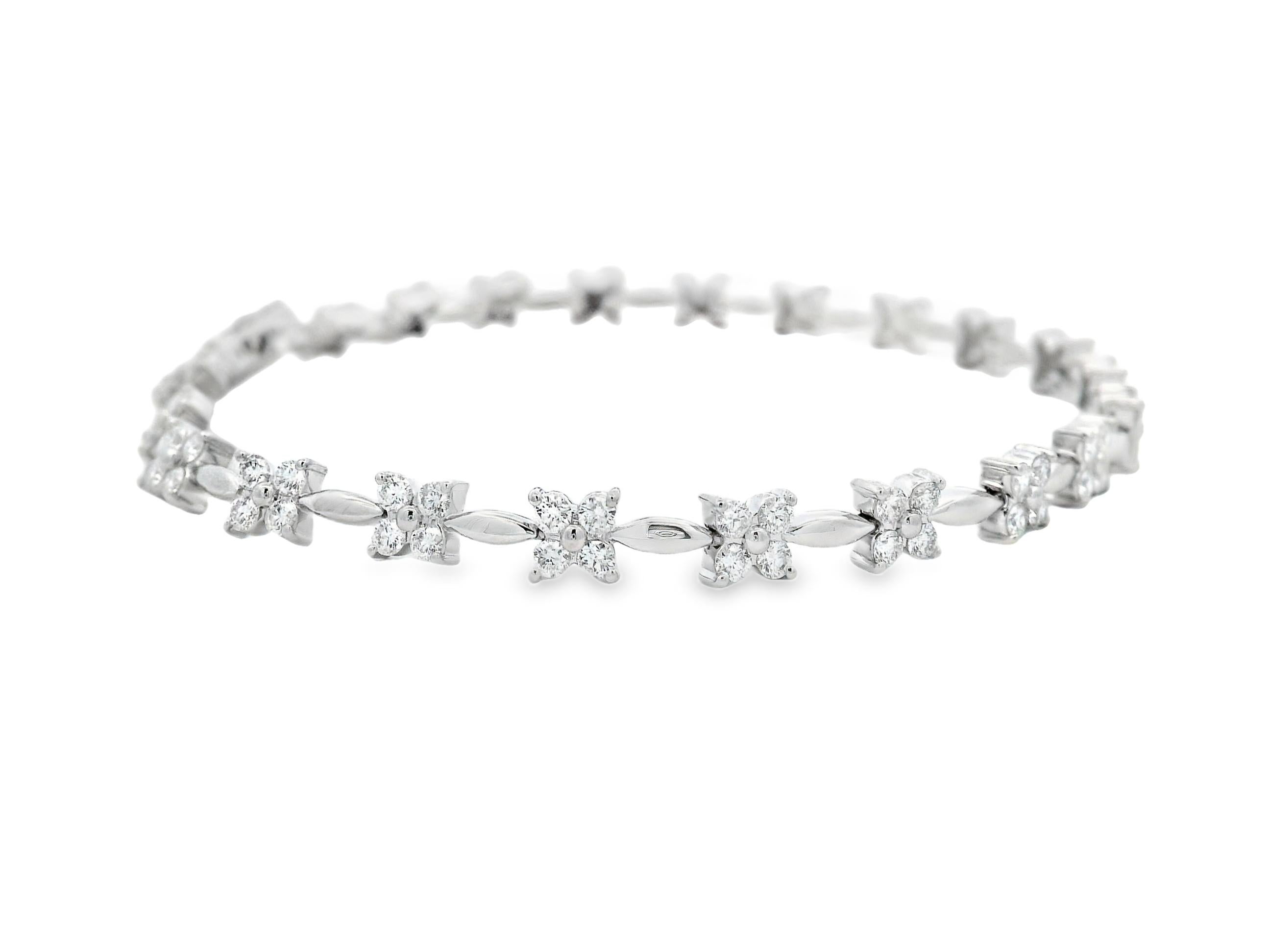 Pulsera Floral de Diamantes de Oro Blanco de 14 K con 2,00 Quilates de 7 Pulgadas en Nuevo estado para la venta en New York, NY