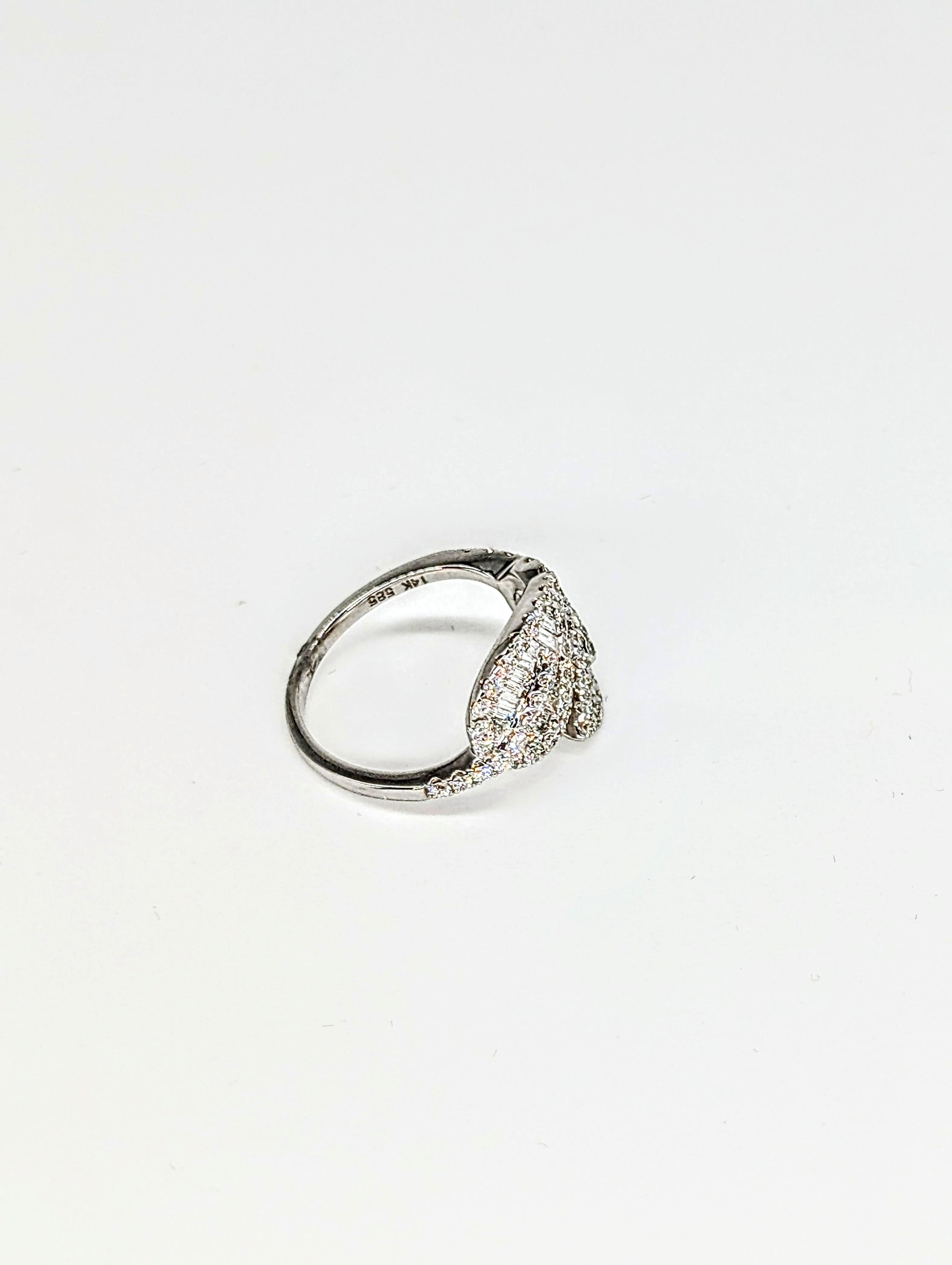 14k White Gold Floral Leaf Bypass Ring with Baguette and Round Diamonds In New Condition For Sale In New York, US