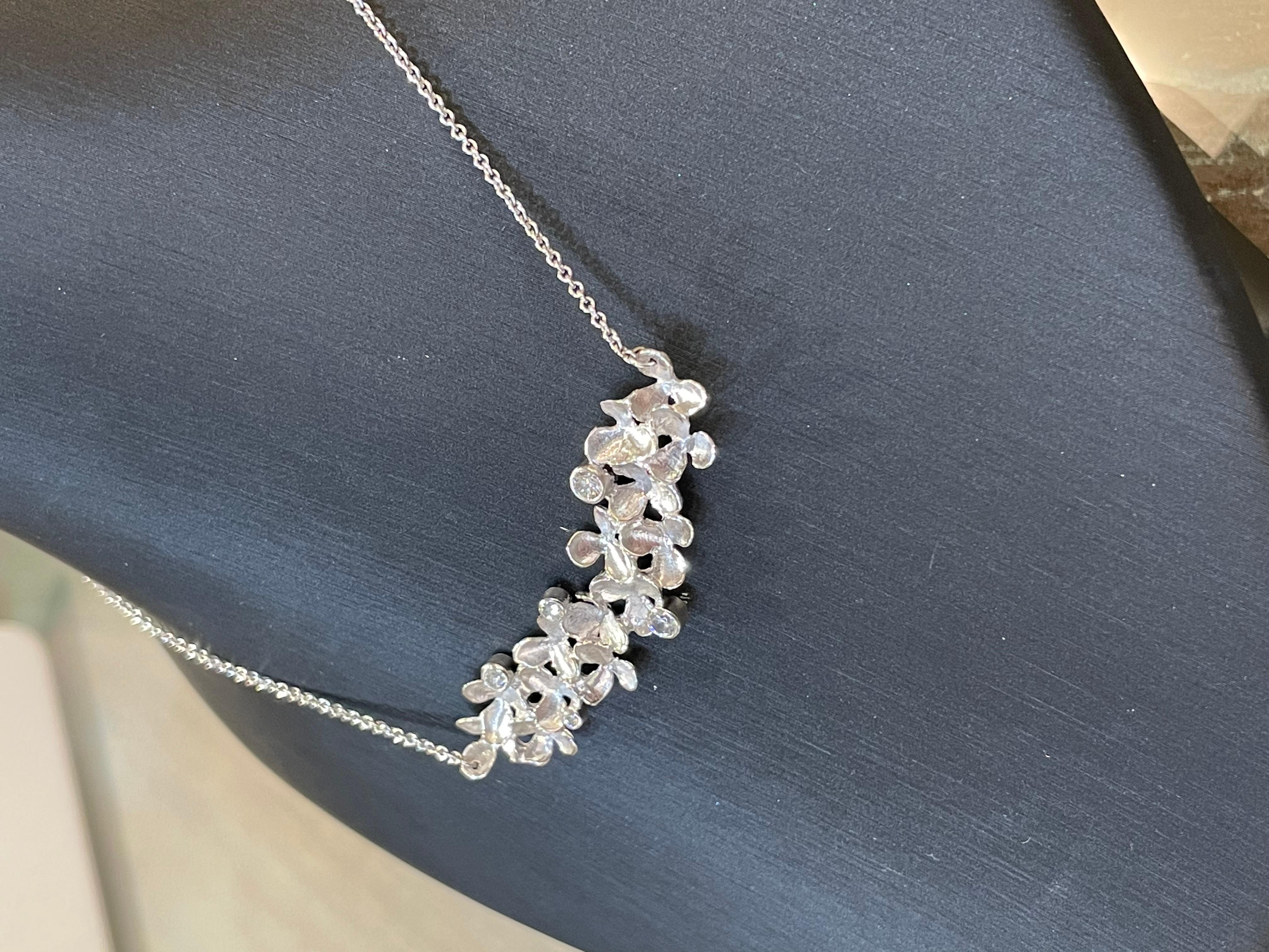 14k White Gold Flower Diamond Cluster Pendant In New Condition For Sale In Frederick, MD