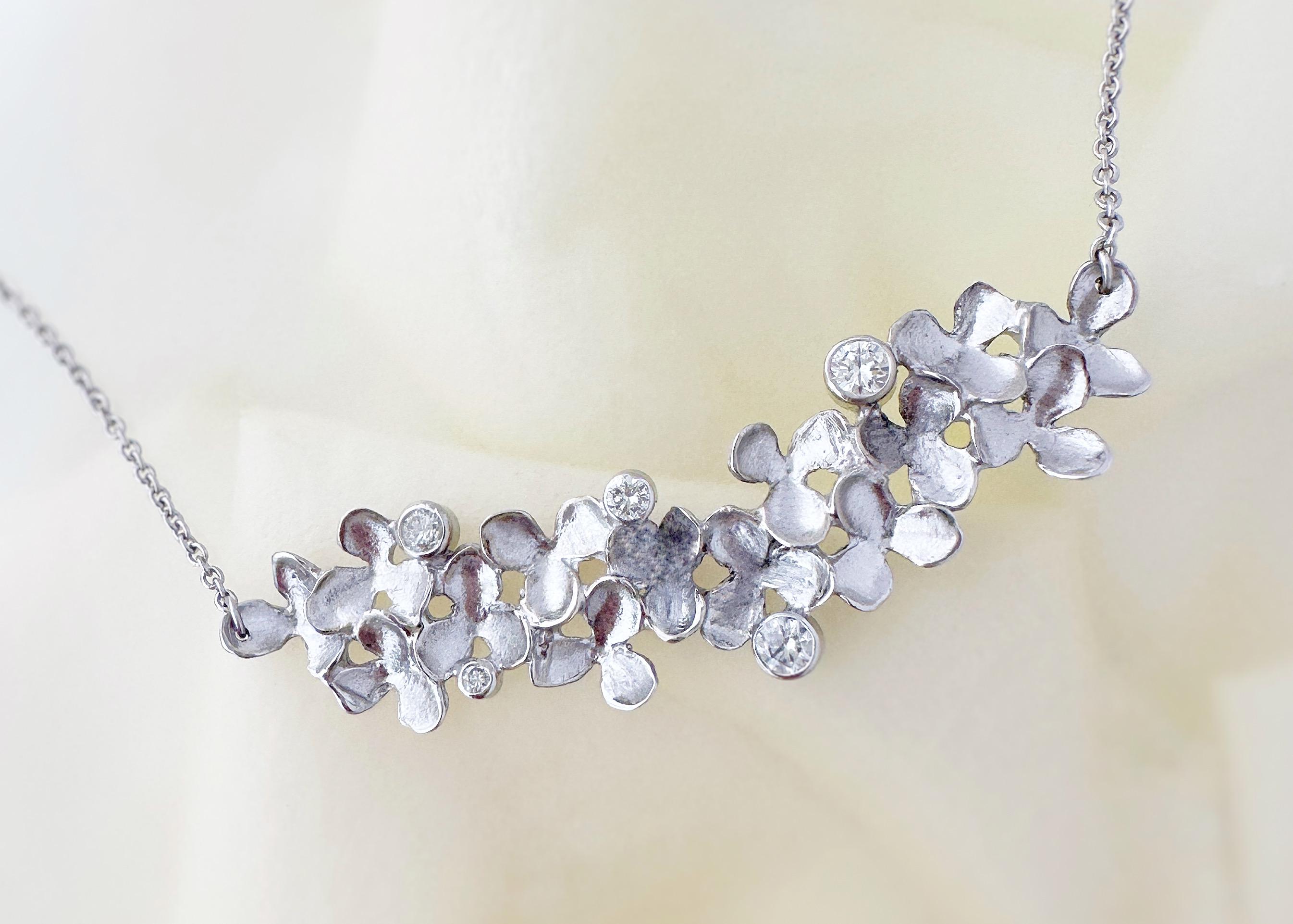 Women's 14k White Gold Flower Diamond Cluster Pendant For Sale