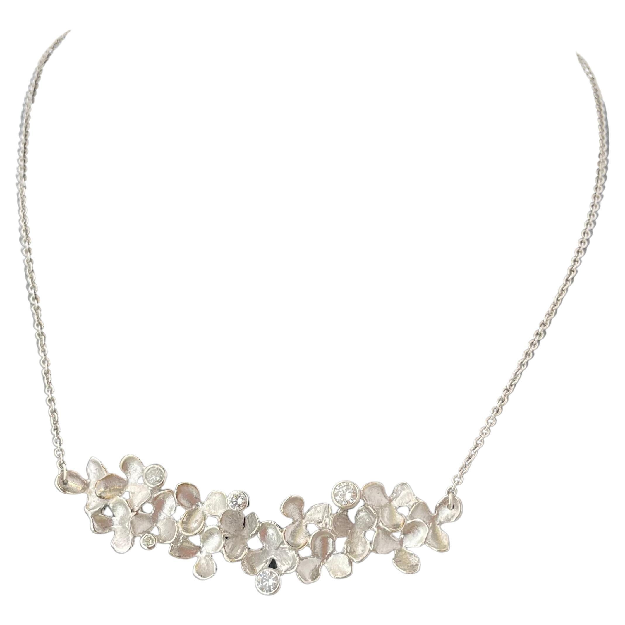14k White Gold Flower Diamond Cluster Pendant For Sale
