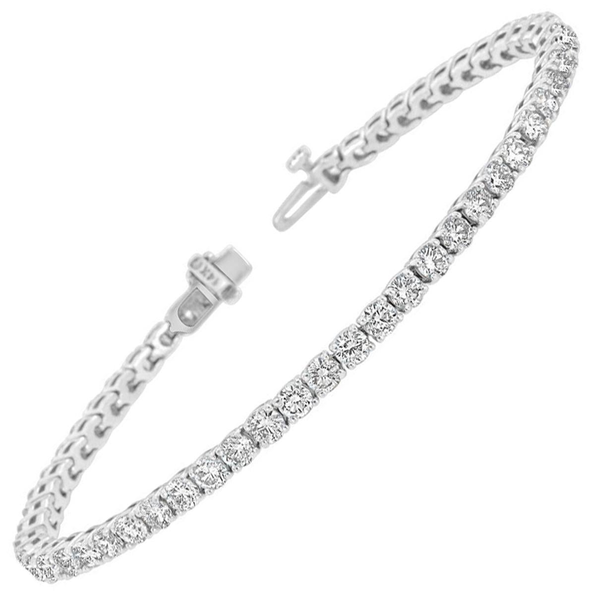 Bracelet tennis à quatre griffes en or blanc 14 carats avec diamants de 5 3/4 carats poids total
