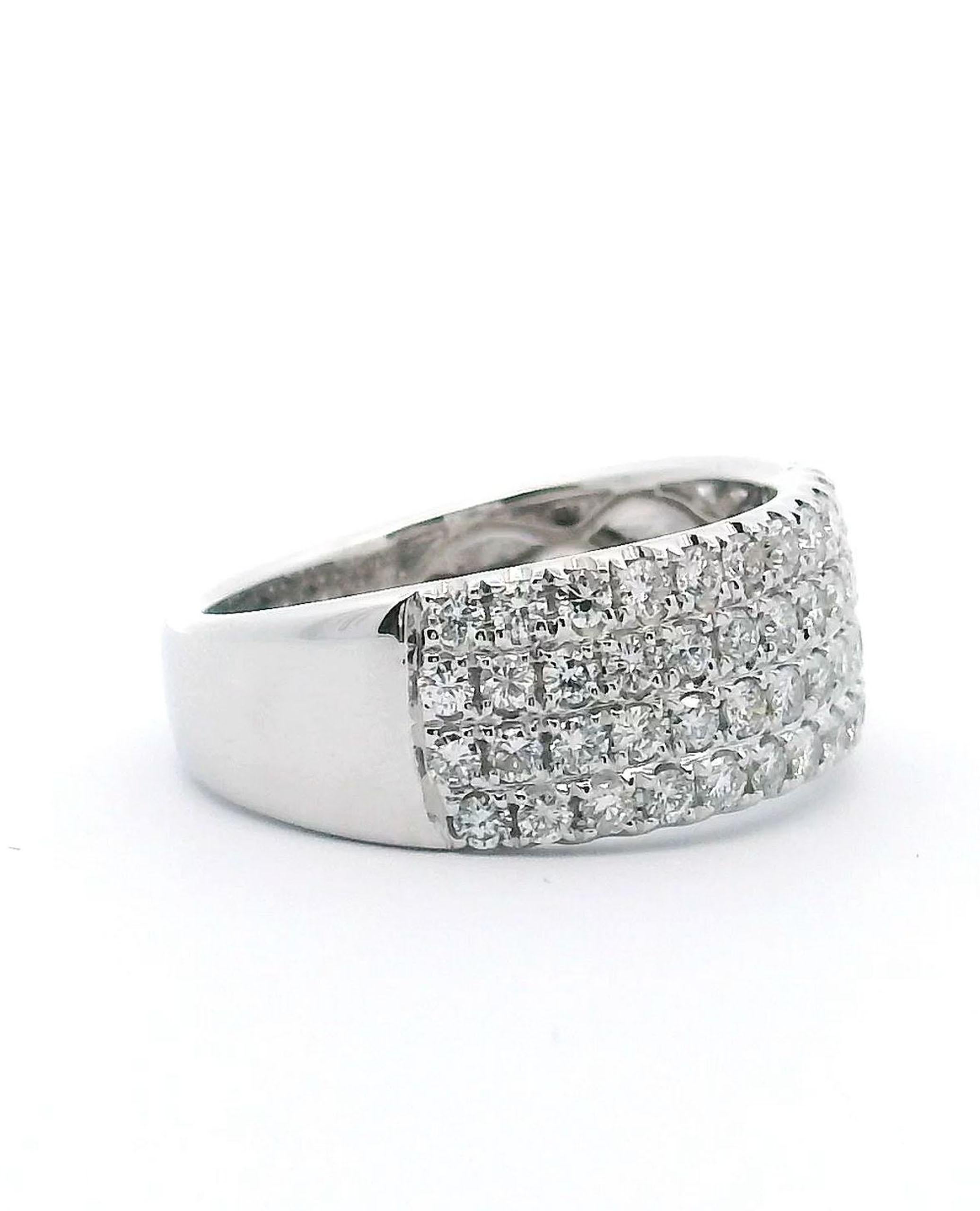 Round Cut 14K White Gold Four Row Diamond Ring For Sale