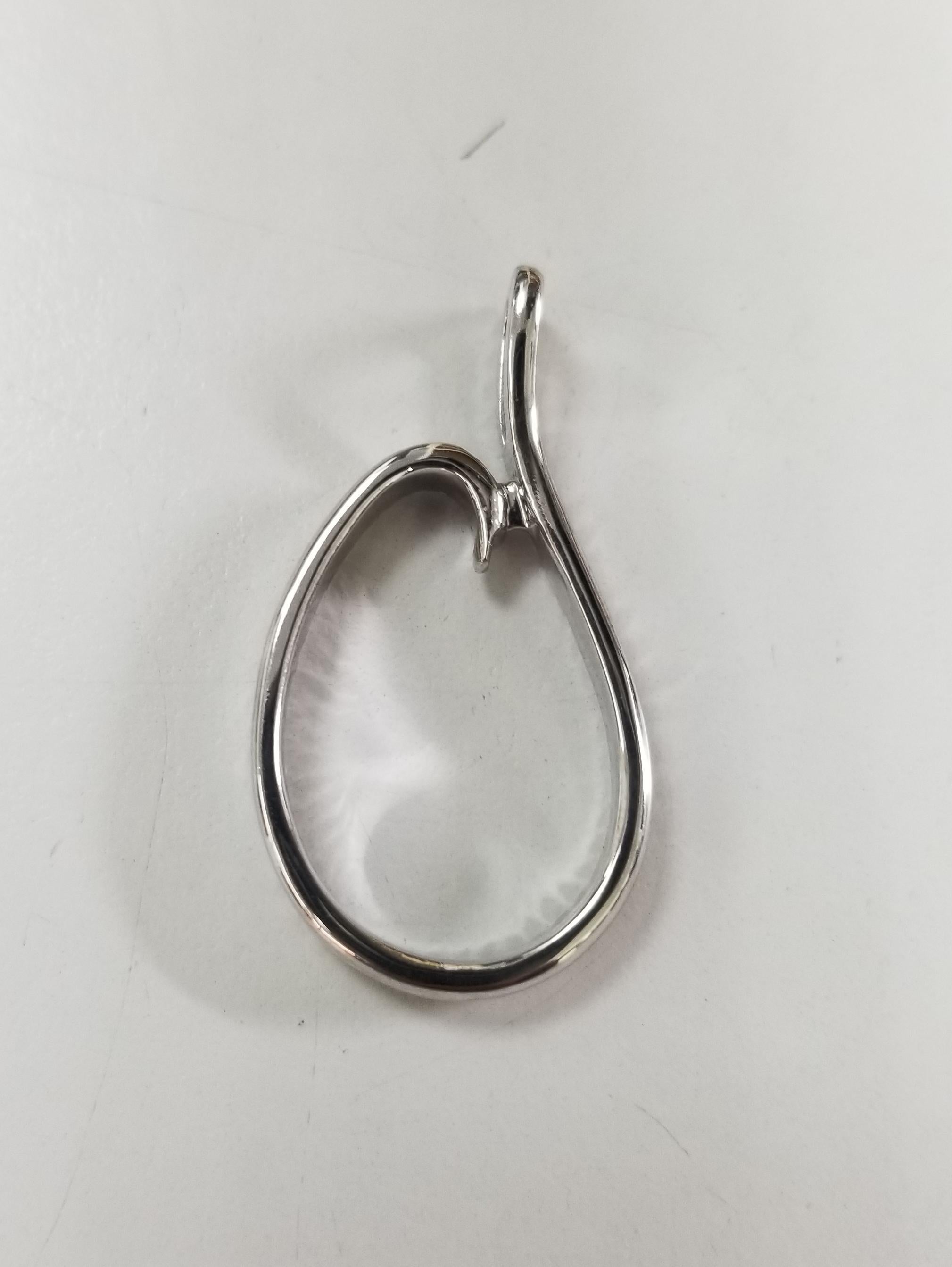 14 Karat White Gold Freeform Diamond Pendant In New Condition For Sale In Los Angeles, CA