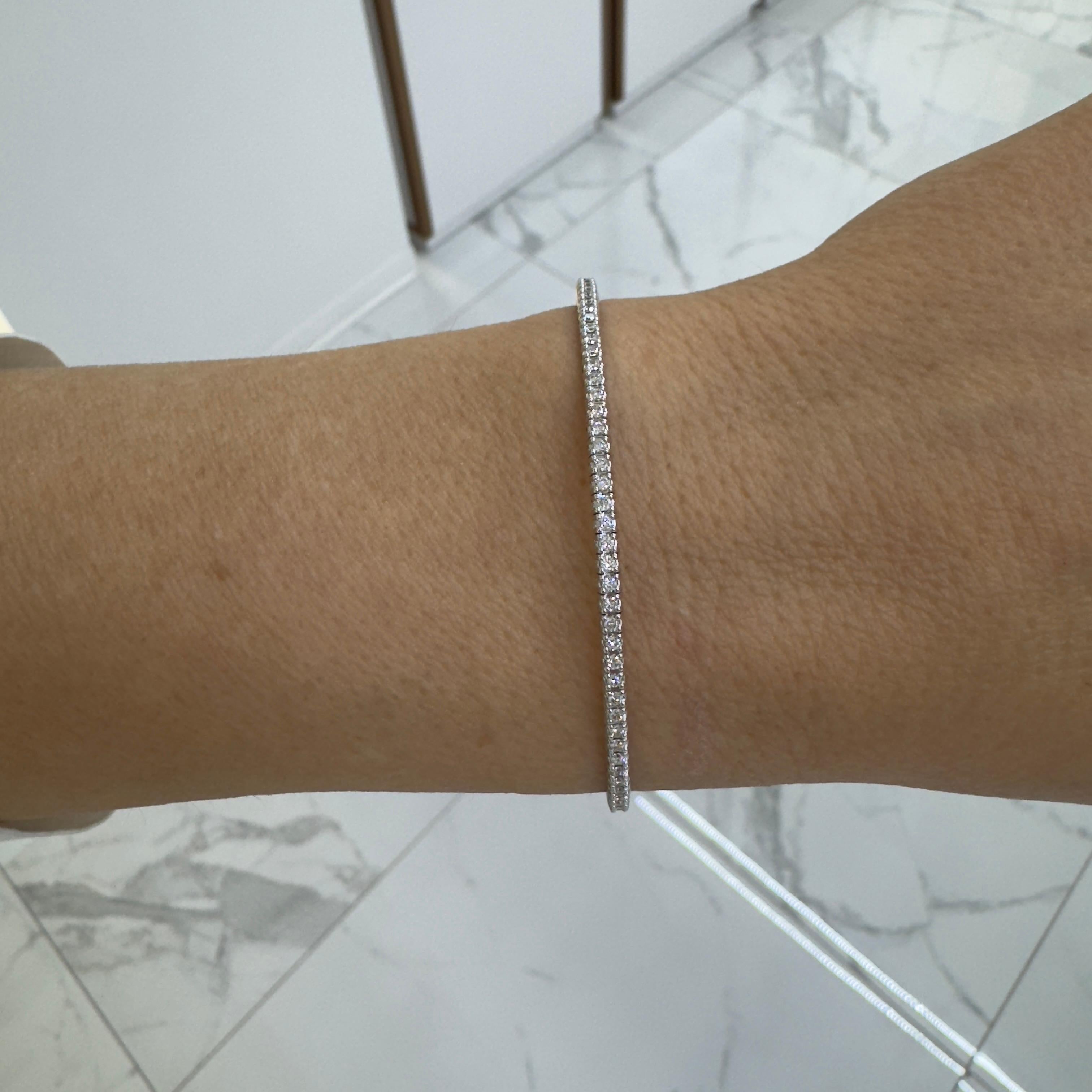 Women's 14K White Gold Full Eternity Tennis 1.15ct Diamond Flexible Bangle Bracelet For Sale