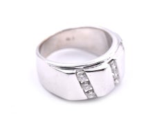 14 Karat White Gold Gents Diamond Ring