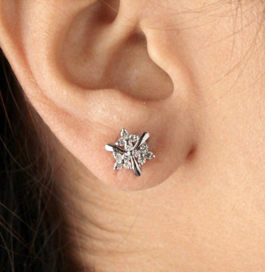 14K White Gold Genuine Diamond Earring Studs Minimalist In New Condition For Sale In Chicago, IL