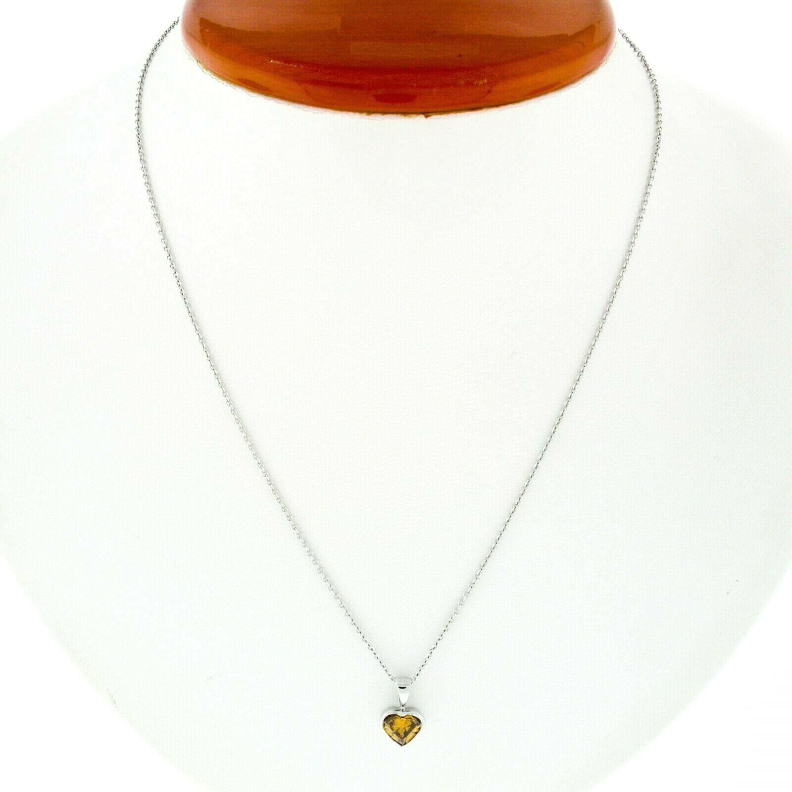 Taille cœur Pendentif en or blanc 14k GIA 0.70ct Fancy Deep Brown Orange Heart Natural Diamond en vente