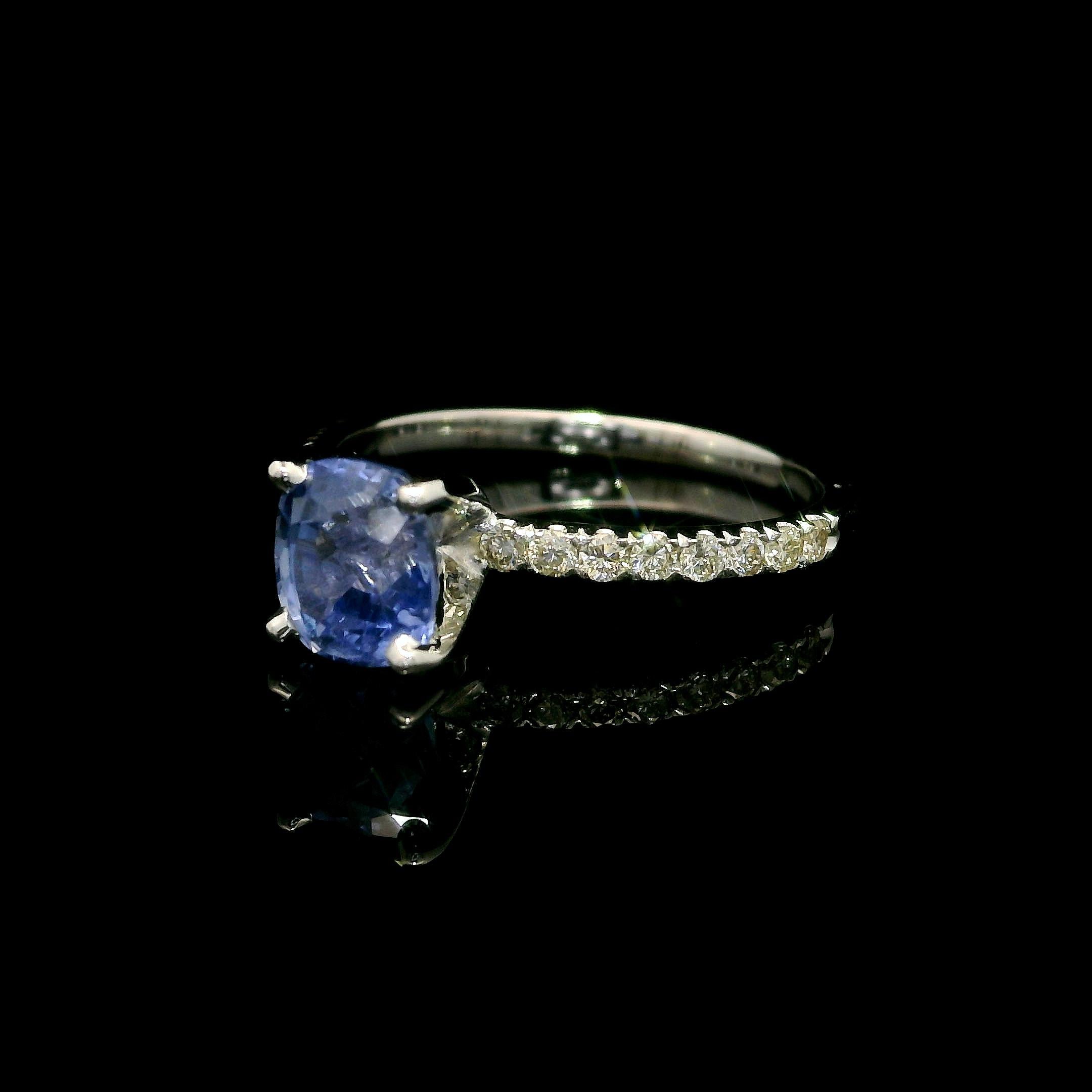 14k Oro Blanco Gia 1.67ctw Sin Calor Cushion Zafiro Azul Periwinkle Anillo de Diamantes en venta 9