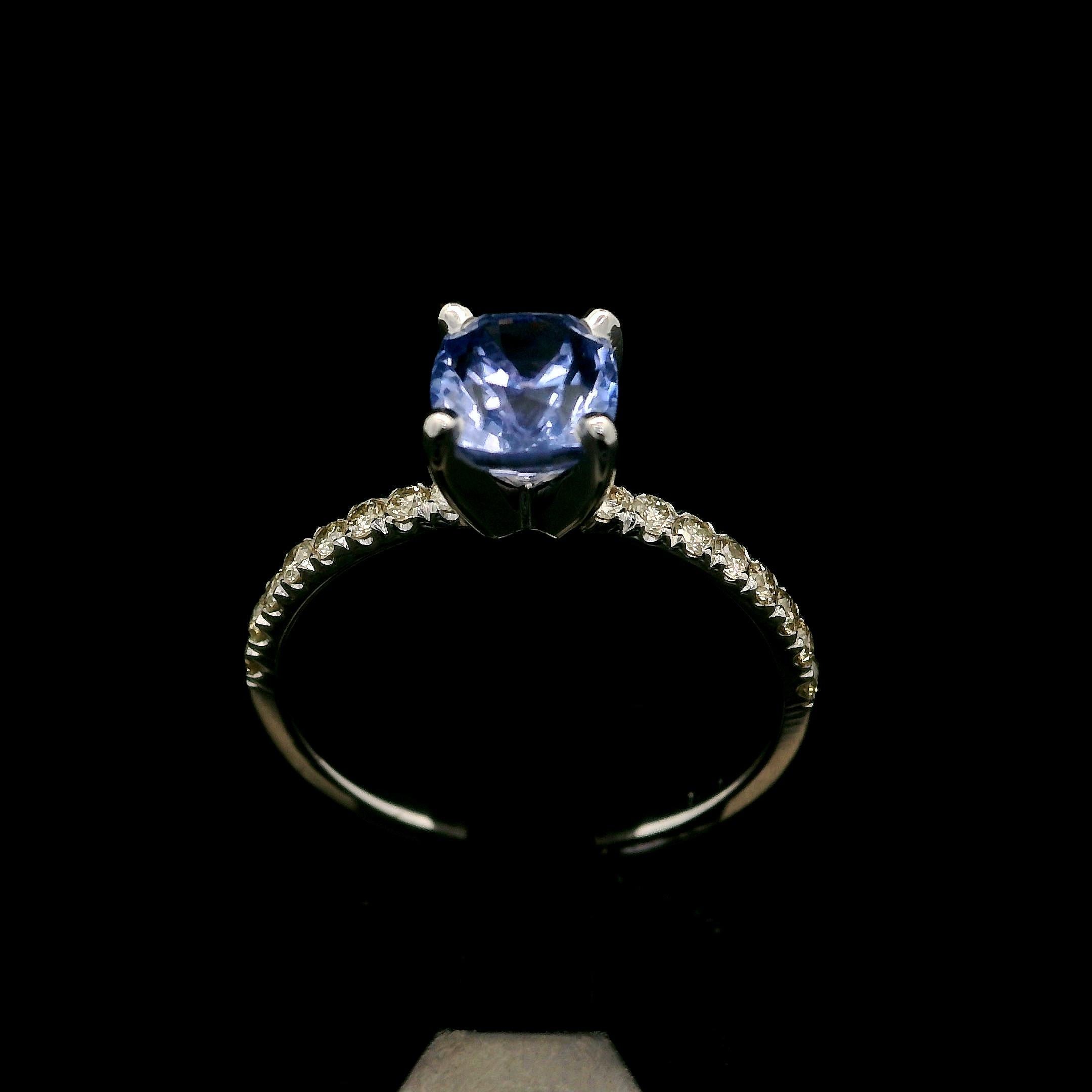 14k Oro Blanco Gia 1.67ctw Sin Calor Cushion Zafiro Azul Periwinkle Anillo de Diamantes en venta 3