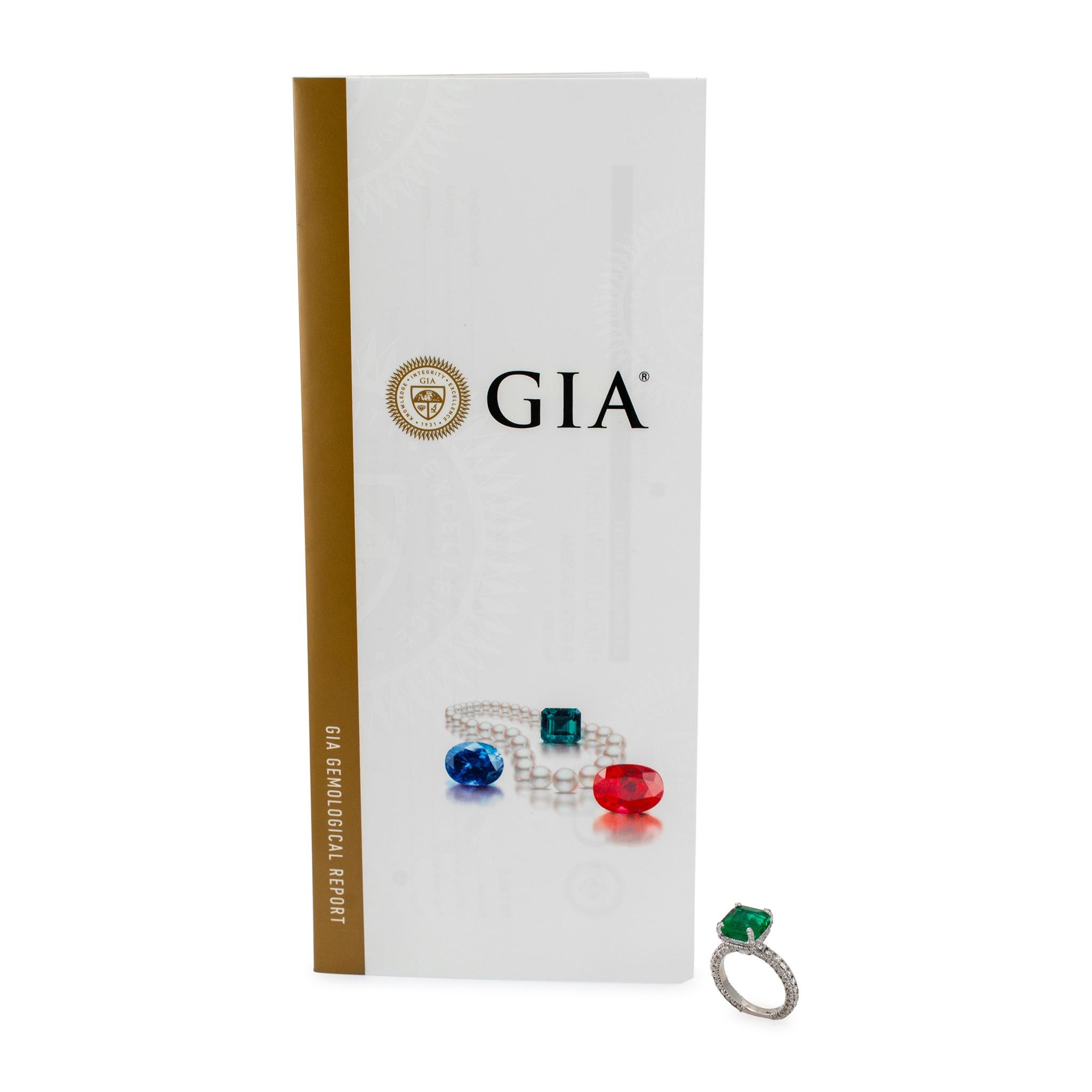 14K Weißgold GIA 3,90ct Smaragd Hidden Halo akzentuiert Diamant Cocktail Ring im Angebot 1