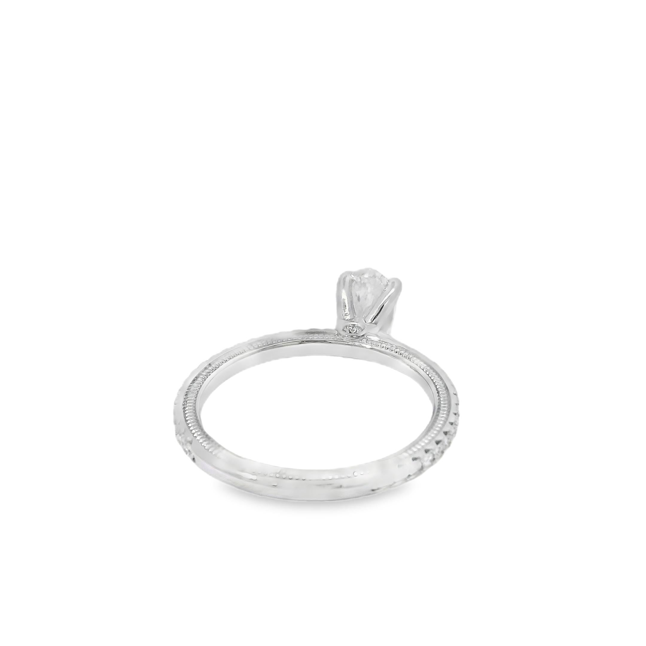 Bague de fiançailles en or blanc 14k certifiée GIA avec un diamant ovale de 0,75ct en vente 8