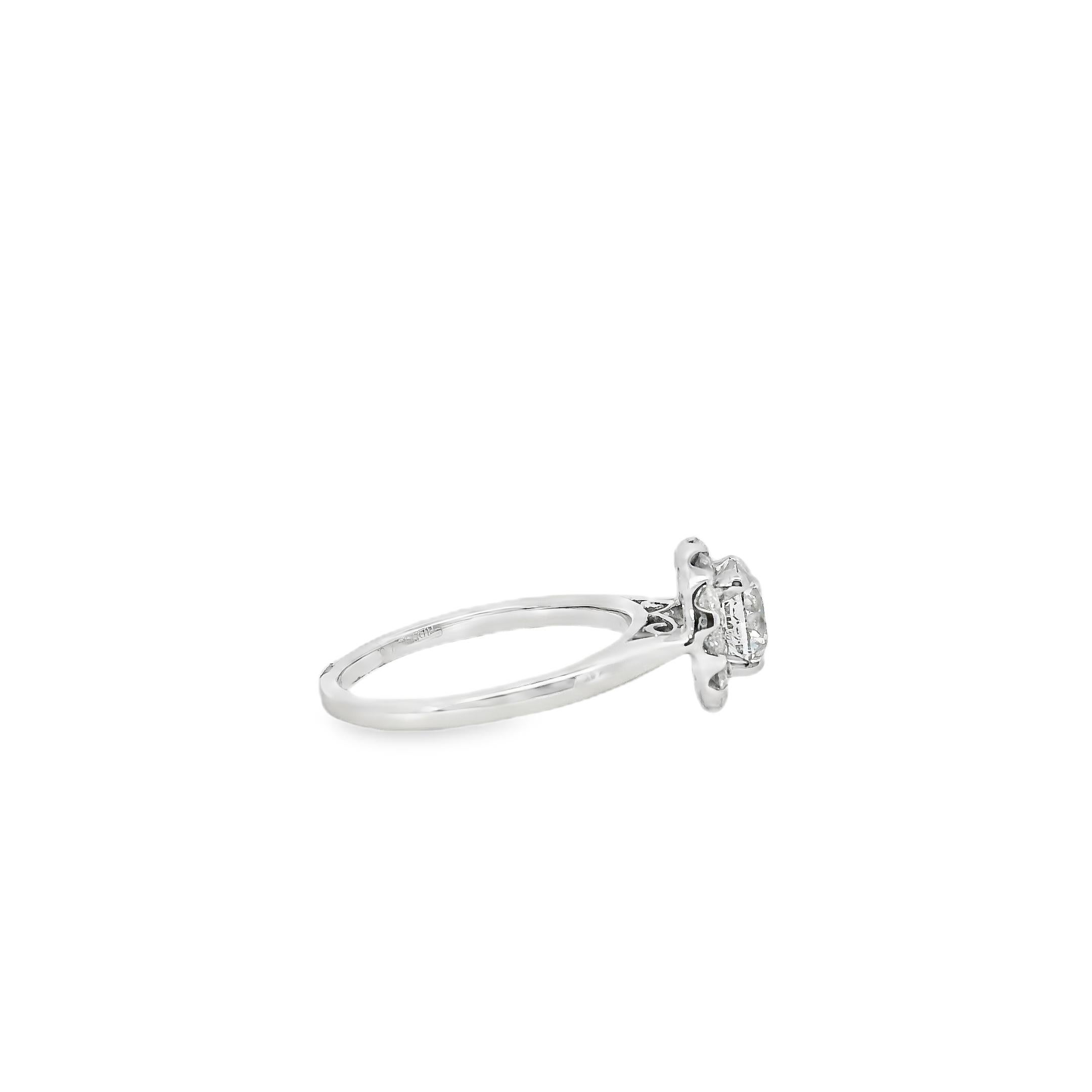Bague de fiançailles en or blanc 14k certifiée GIA 1,02ct diamant rond brillant en vente 8