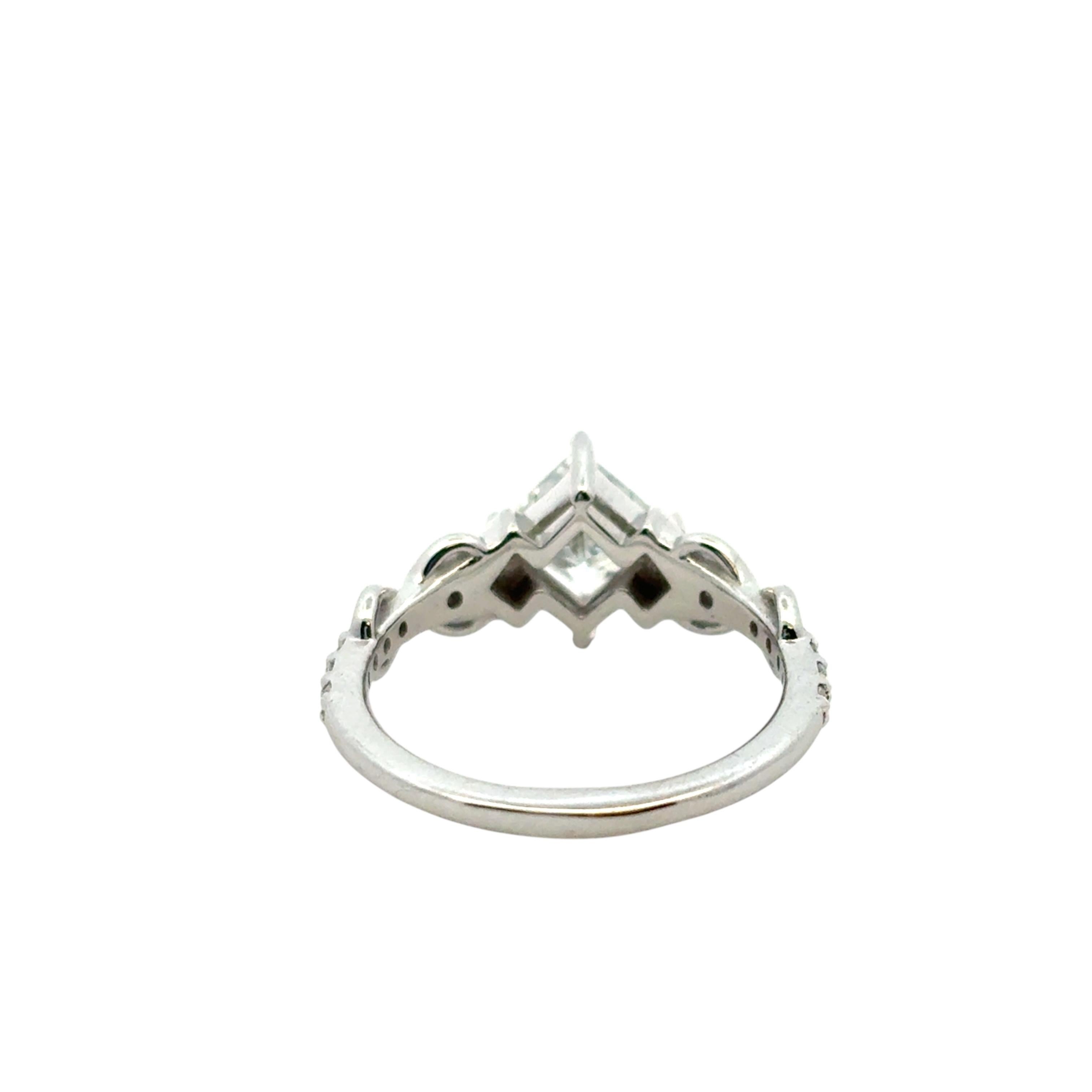 14k White Gold GIA Certified 1.05ct Natural Princess Cut Diamond Engagement Ring en vente 6