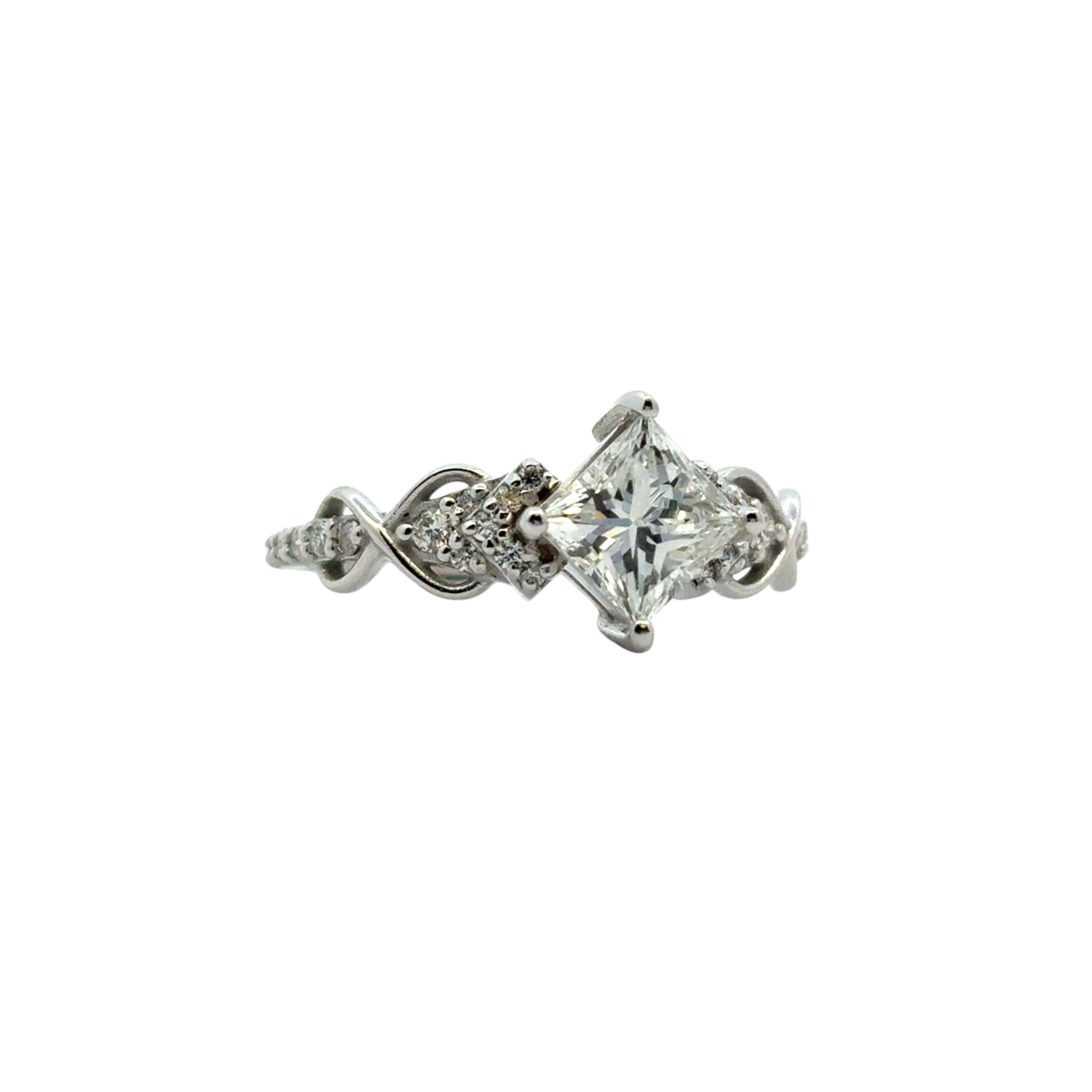 Taille princesse 14k White Gold GIA Certified 1.05ct Natural Princess Cut Diamond Engagement Ring en vente