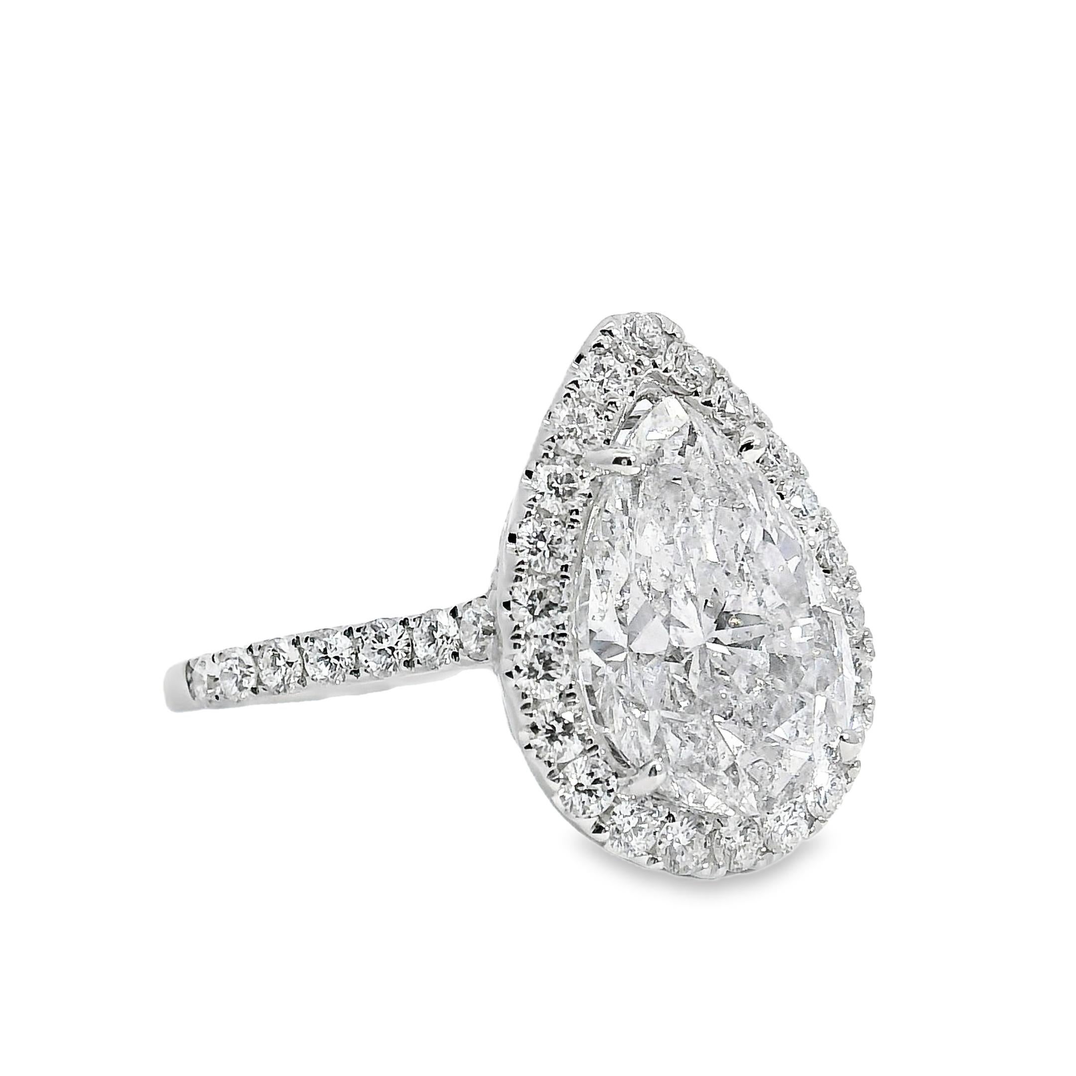 Anillo de compromiso de oro blanco de 14k con diamante talla pera certificado GIA de 4,02 ctw en venta 14