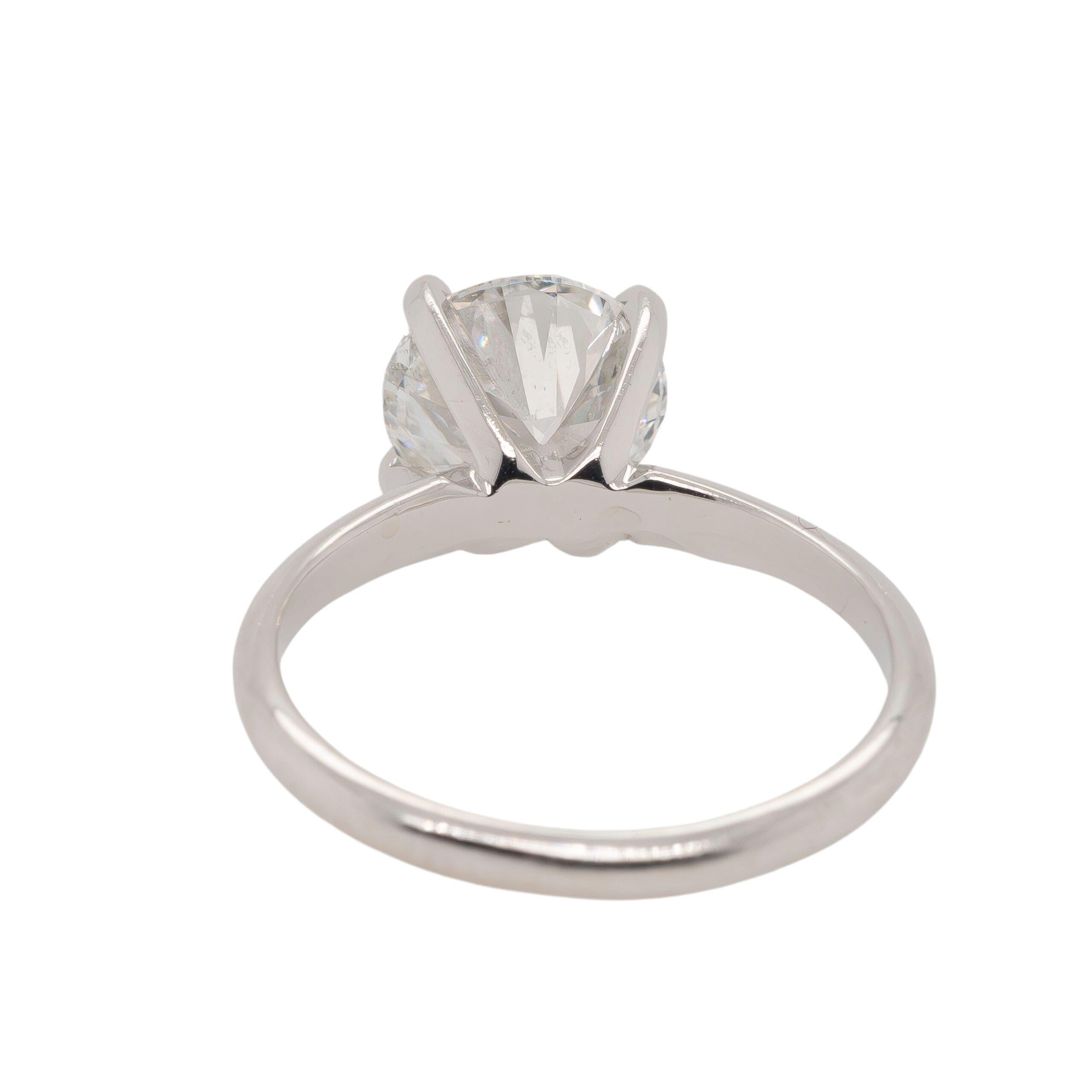 Anillo de compromiso de diamantes con certificado GIA en oro blanco de 14 quilates en venta 3