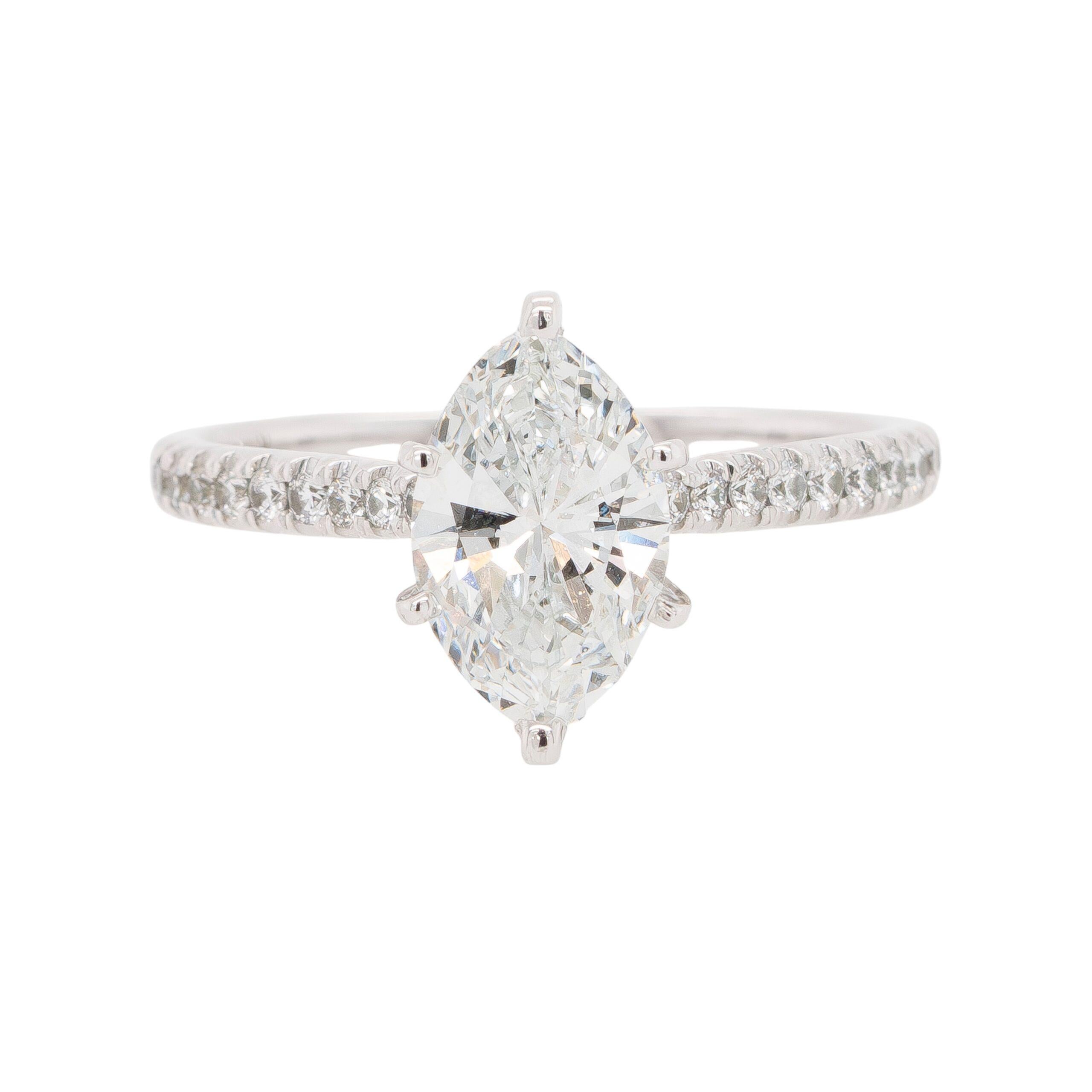Anello solitario con diamante taglio marquise certificato GIA in oro bianco 14k in vendita 1