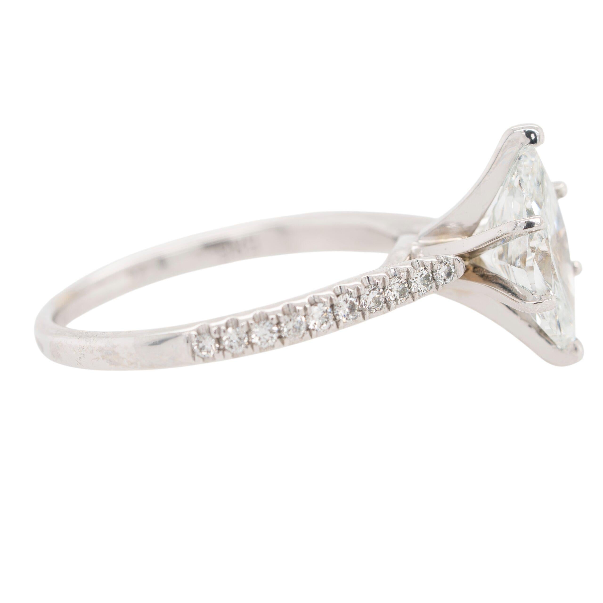Anello solitario con diamante taglio marquise certificato GIA in oro bianco 14k in vendita 4