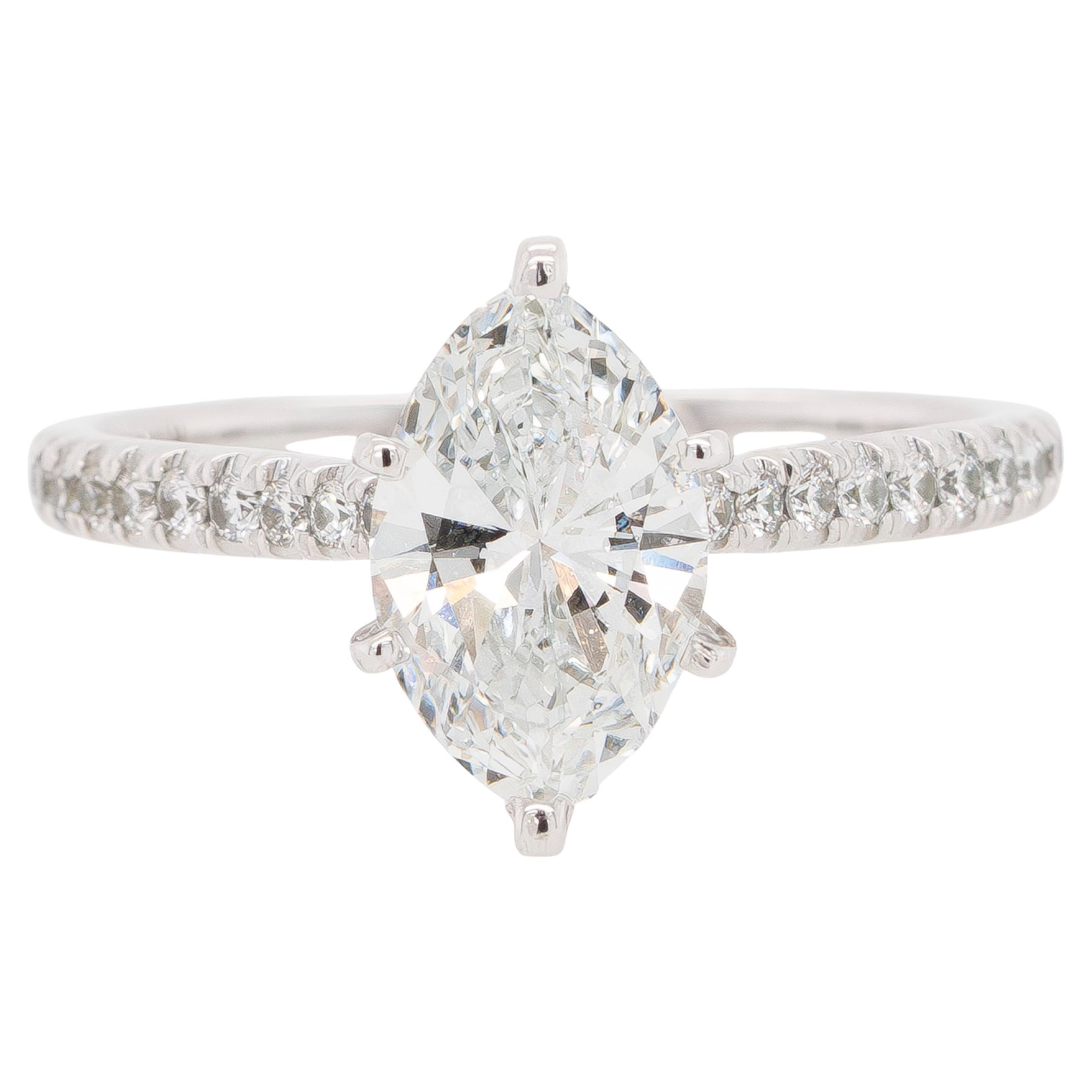 Anillo solitario de diamantes talla marquesa certificado GIA en oro blanco de 14k