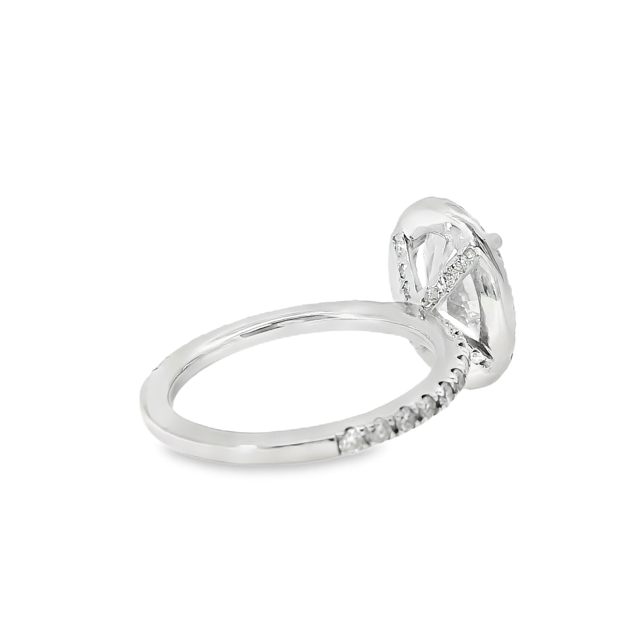 Anillo de compromiso de oro blanco de 14k con diamante ovalado certificado GIA Corte oval en venta