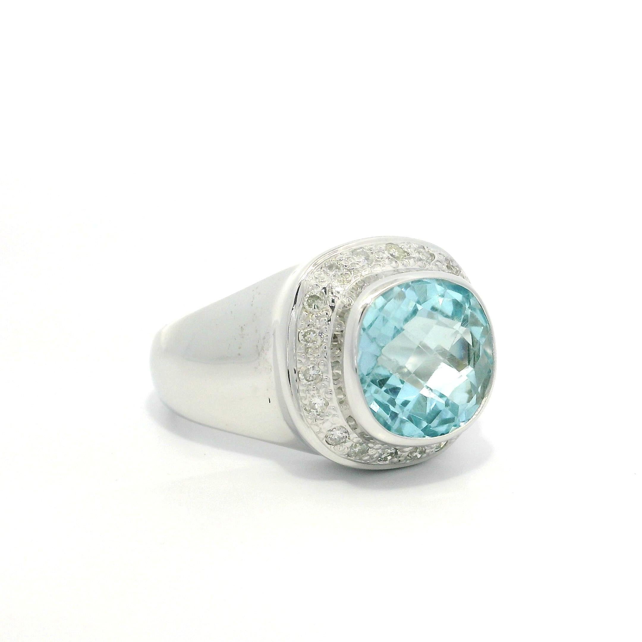 14k White Gold GIA Cushion Checkerboard Bezel Blue Topaz w/ Diamond Ring in vendita 7