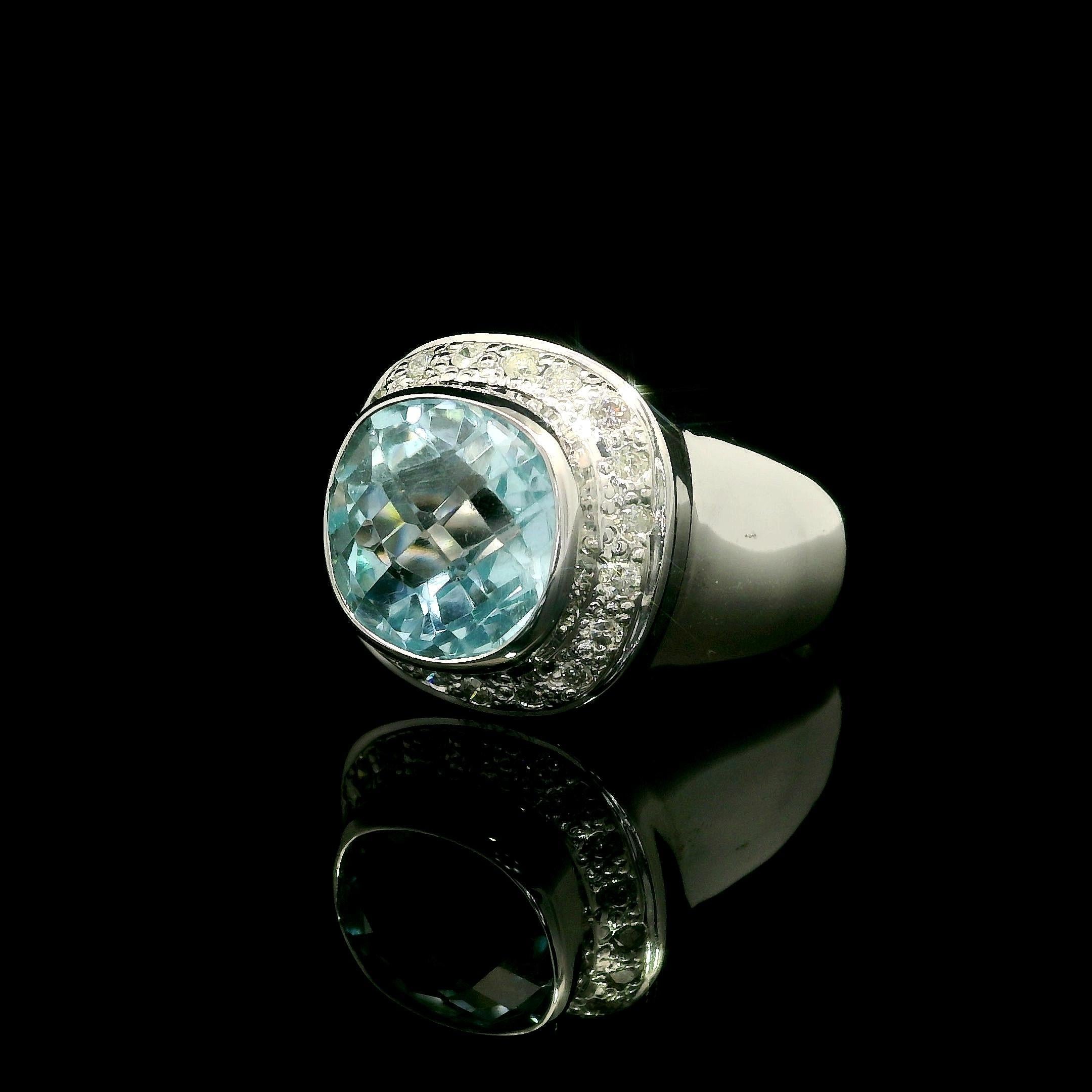 Taglio cuscino 14k White Gold GIA Cushion Checkerboard Bezel Blue Topaz w/ Diamond Ring in vendita