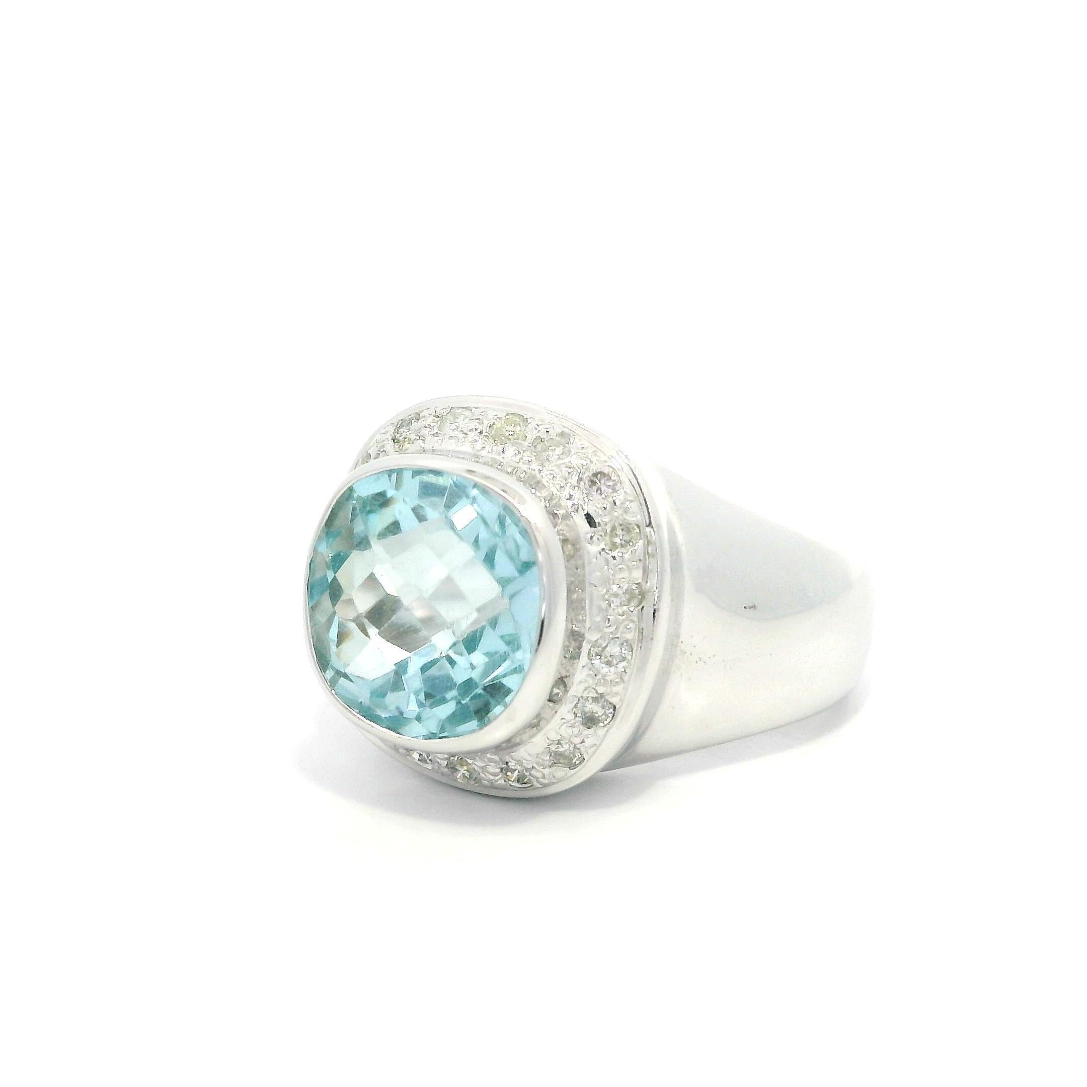 14k White Gold GIA Cushion Checkerboard Bezel Blue Topaz w/ Diamond Ring in vendita 3