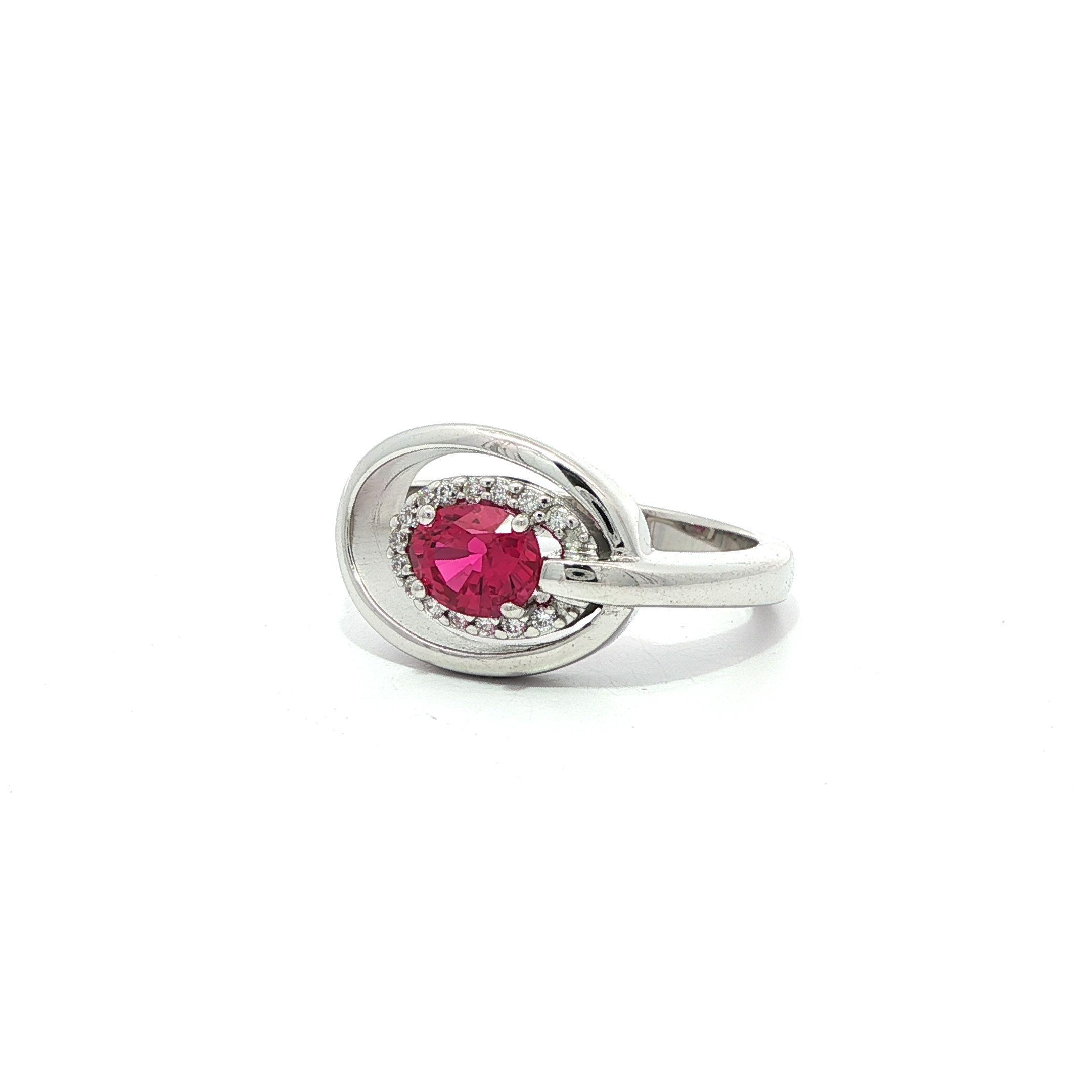 Anillo Concéntrico de Oro Blanco de 14k GIA Rubí Ovalado Sin Calor con Halo de Diamantes en venta 7