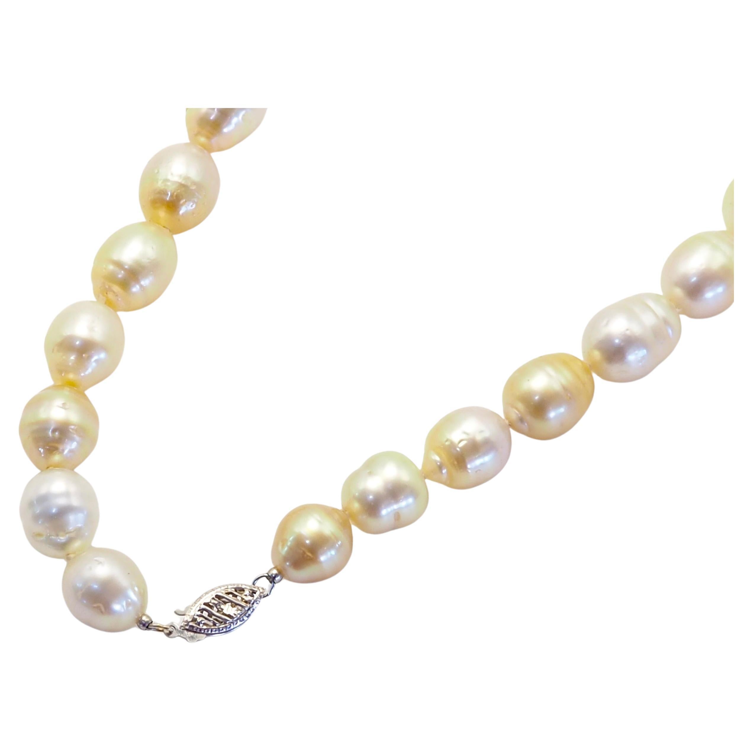 Collar de oro blanco de 14 quilates con perlas del mar del sur doradas y blancas, 18,2 pulgadas Cuenta en venta