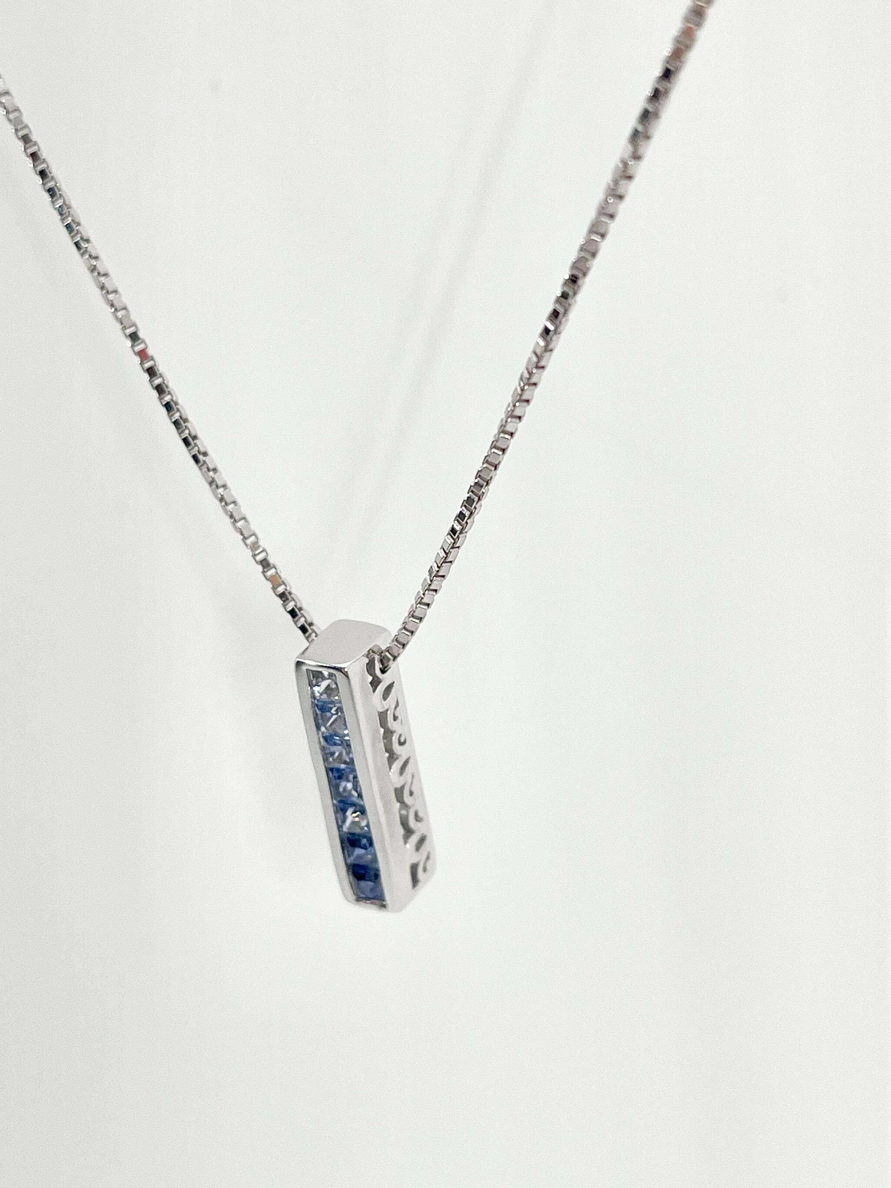 14K White Gold Gradient Blue Sapphire Pendant Necklace In Excellent Condition For Sale In Stuart, FL