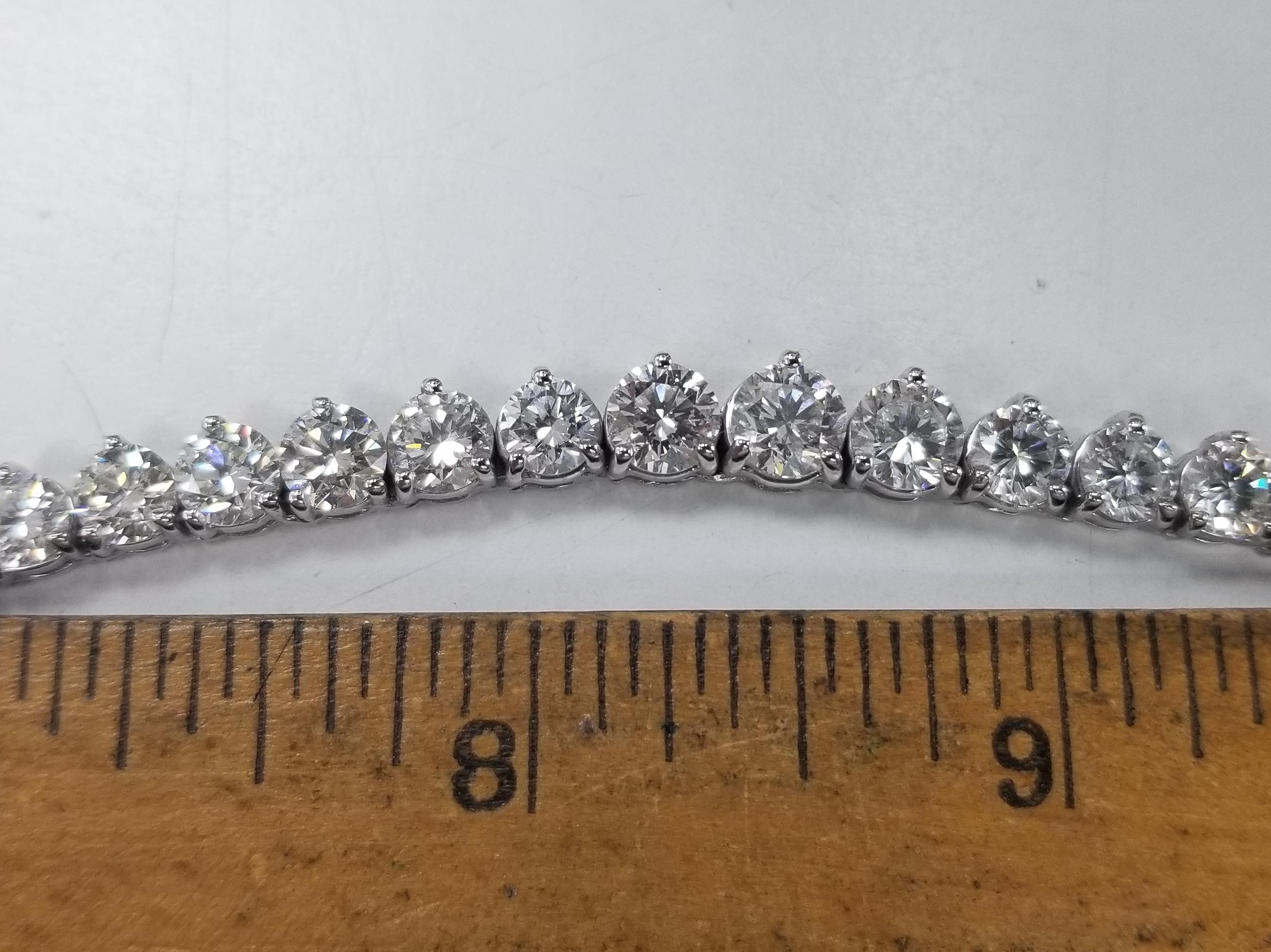 14 Karat White Gold Graduated 3 Prong Diamond Necklace 20.10 Carat 5